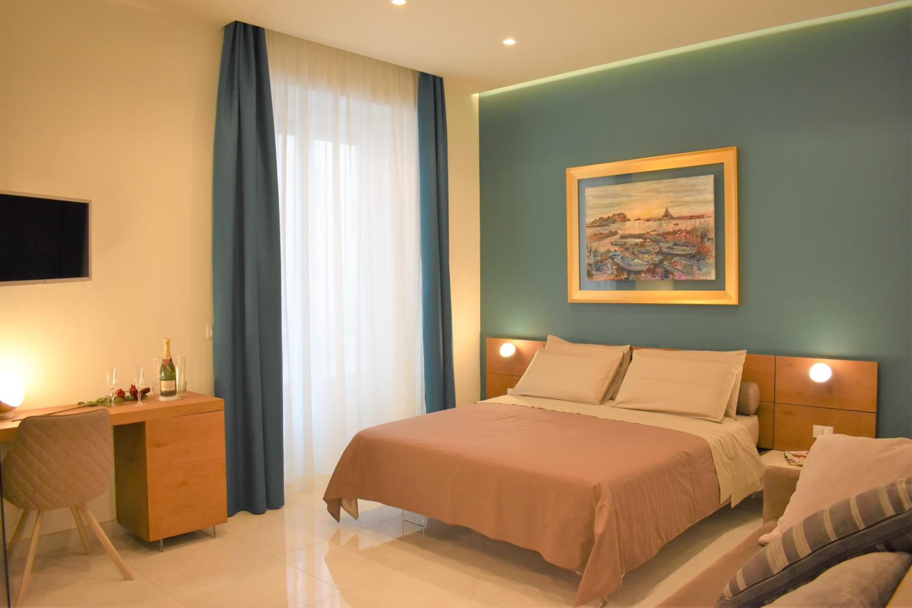 Double Room with Spa Bath - Photo 7