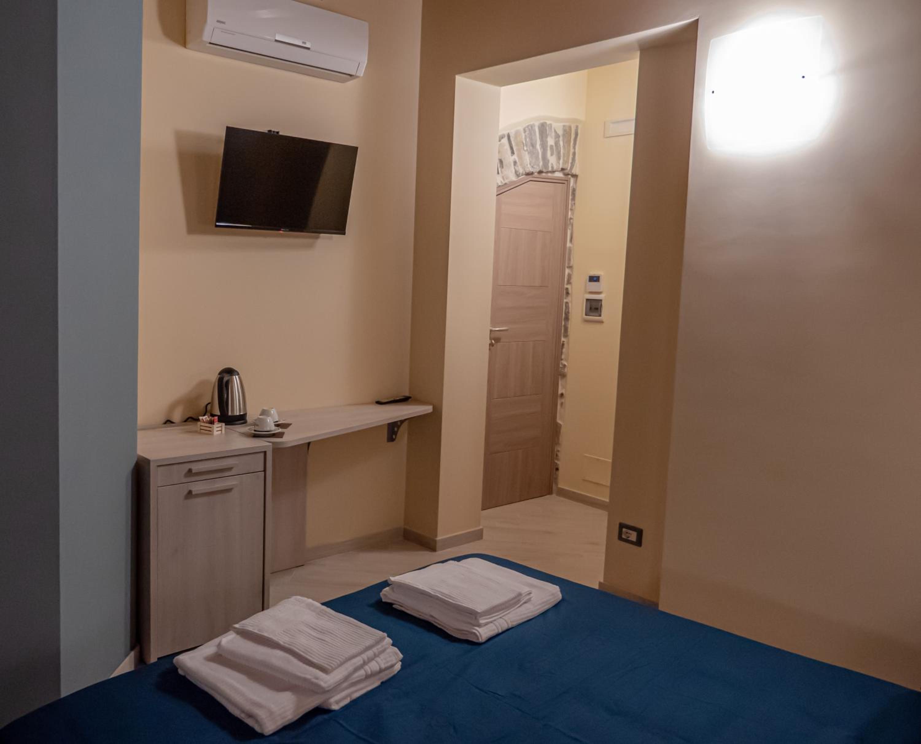 Deluxe Double Room photo 2