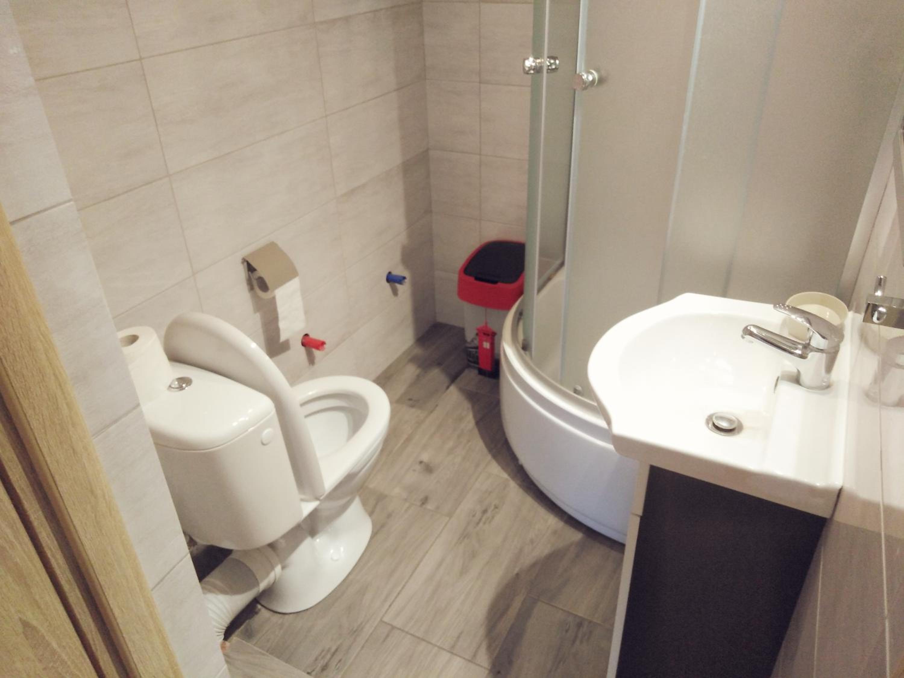 Twin Room with Private Bathroom photo 3