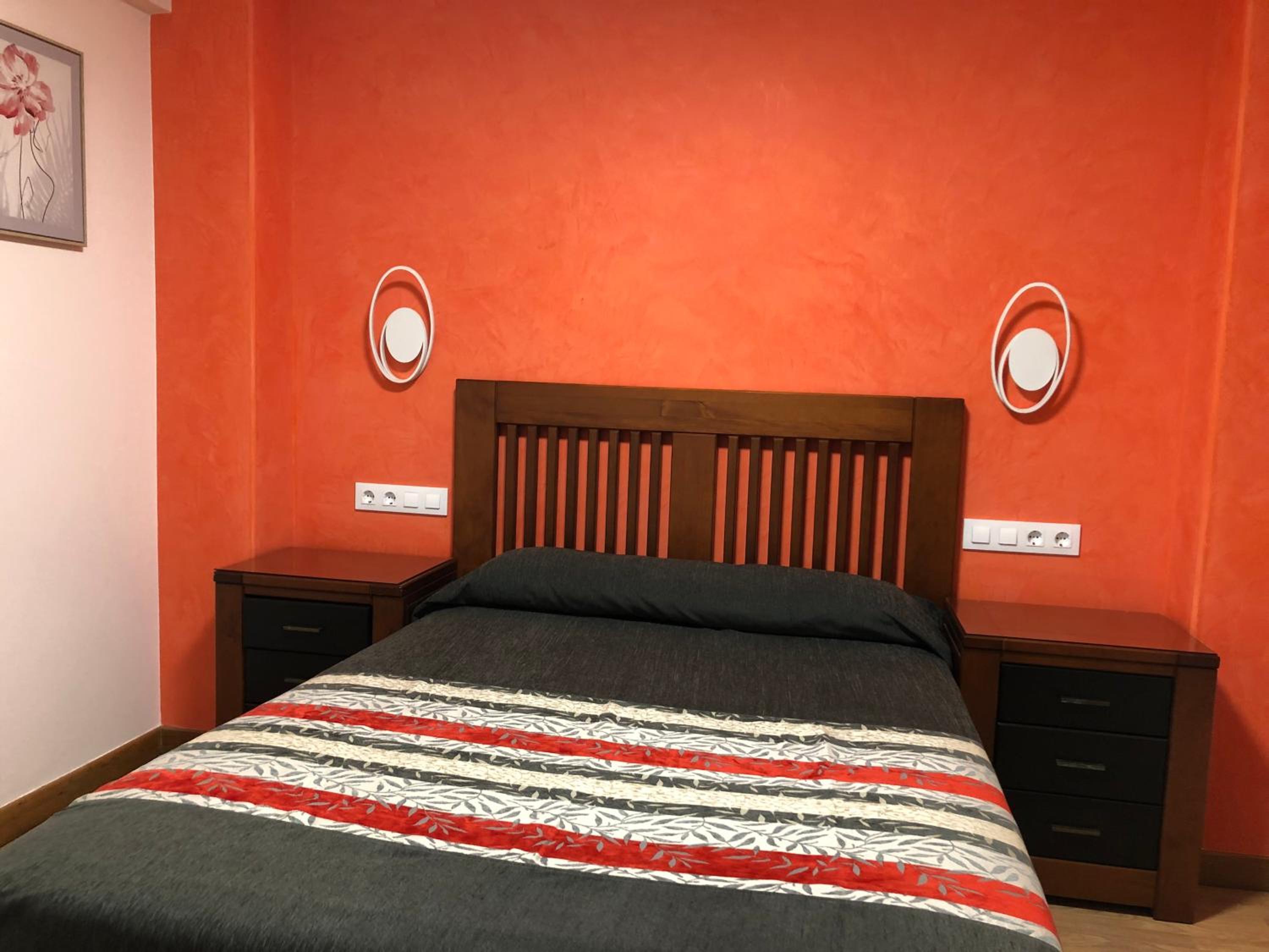 One-Bedroom Apartment - Photo 1