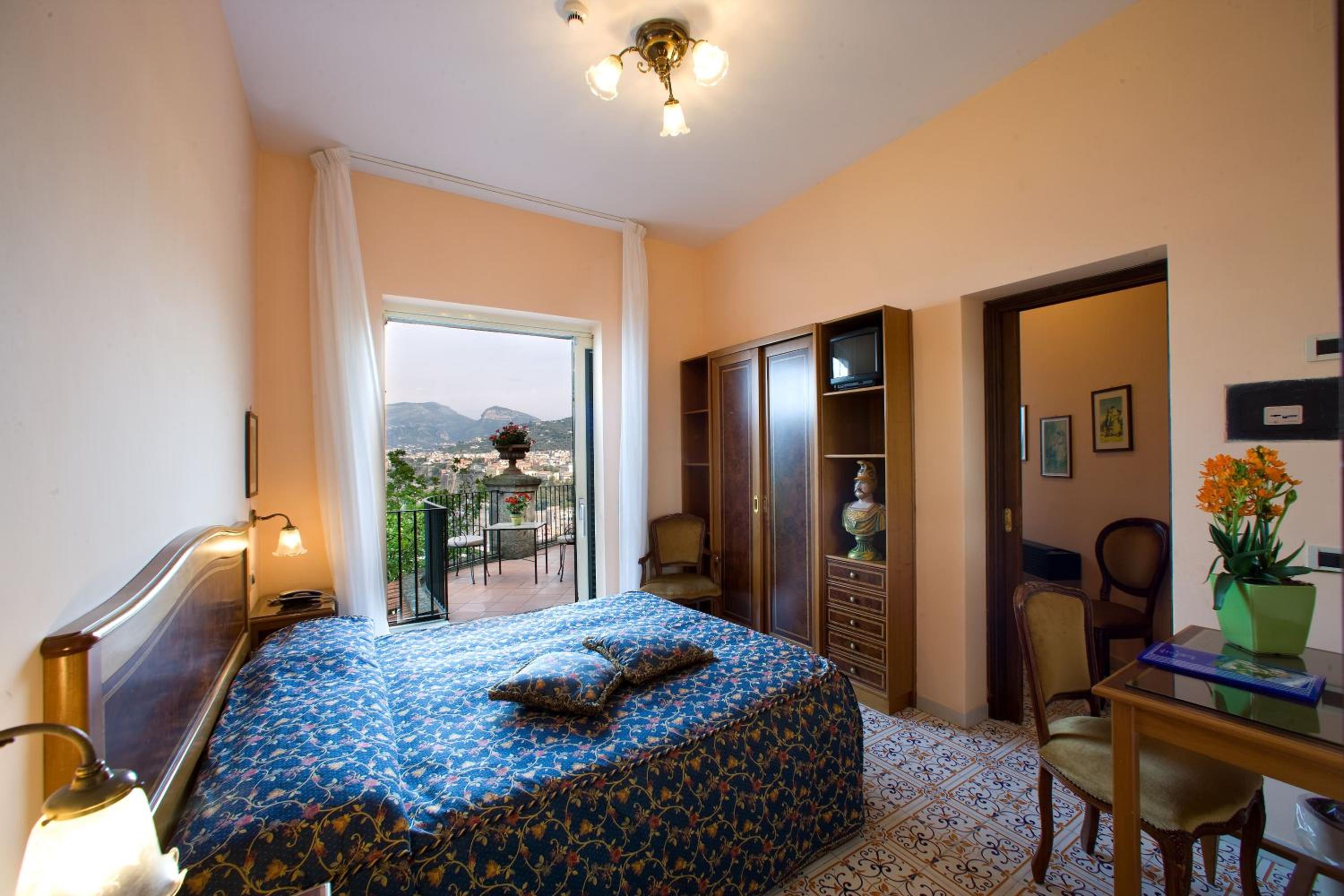 Deluxe Double Room with Sea View - Photo 5