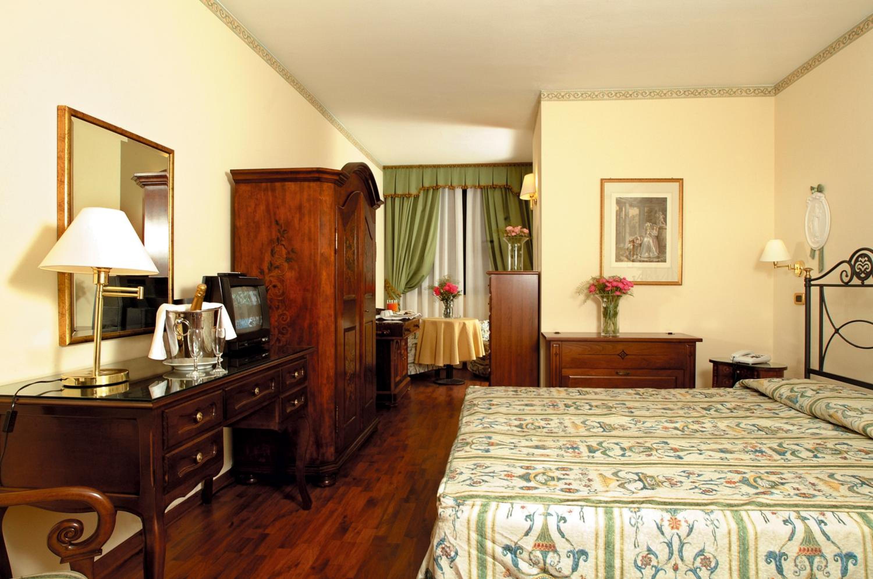 Deluxe Triple Room - Photo 1