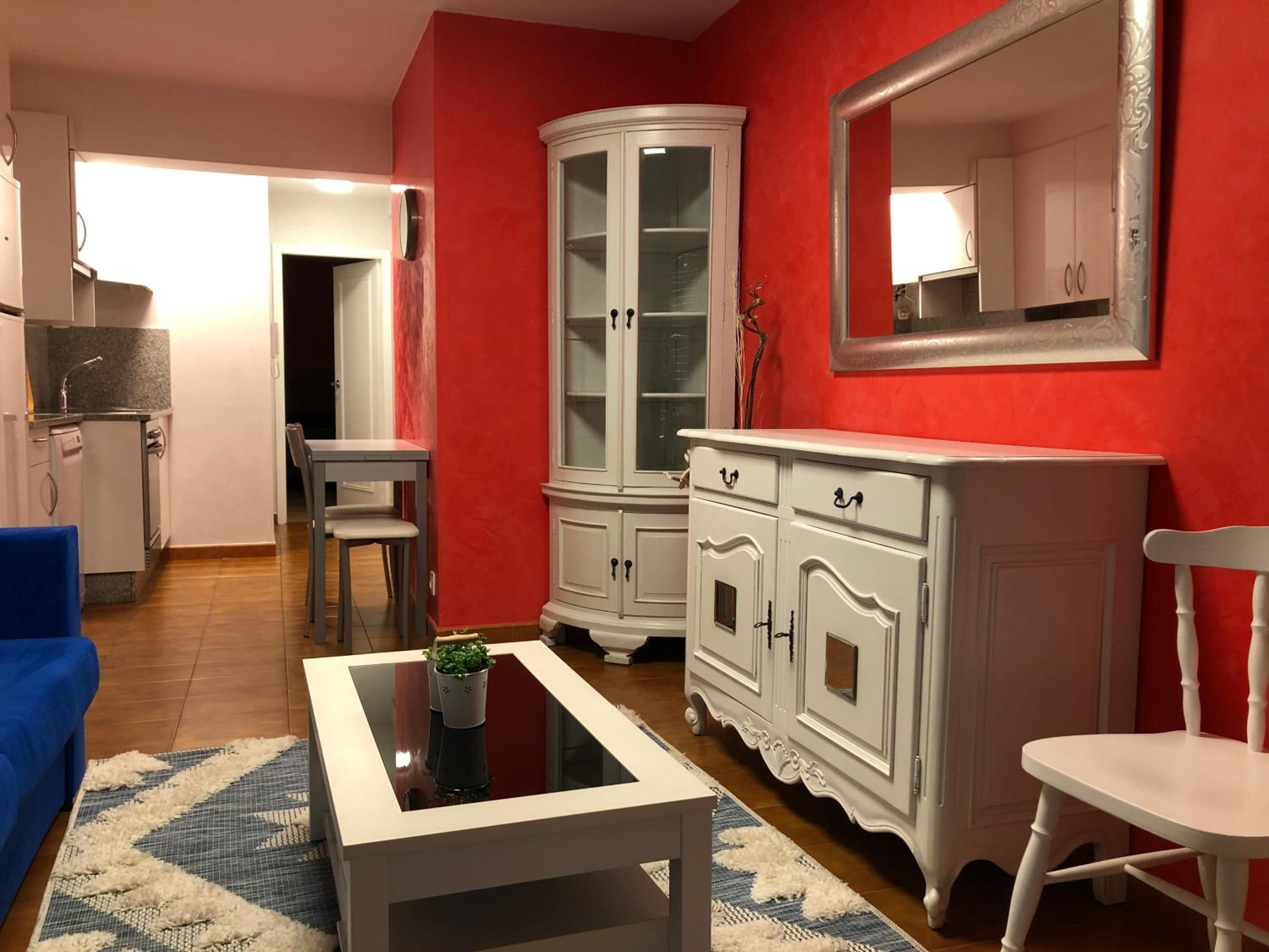 One-Bedroom Apartment - Photo 12
