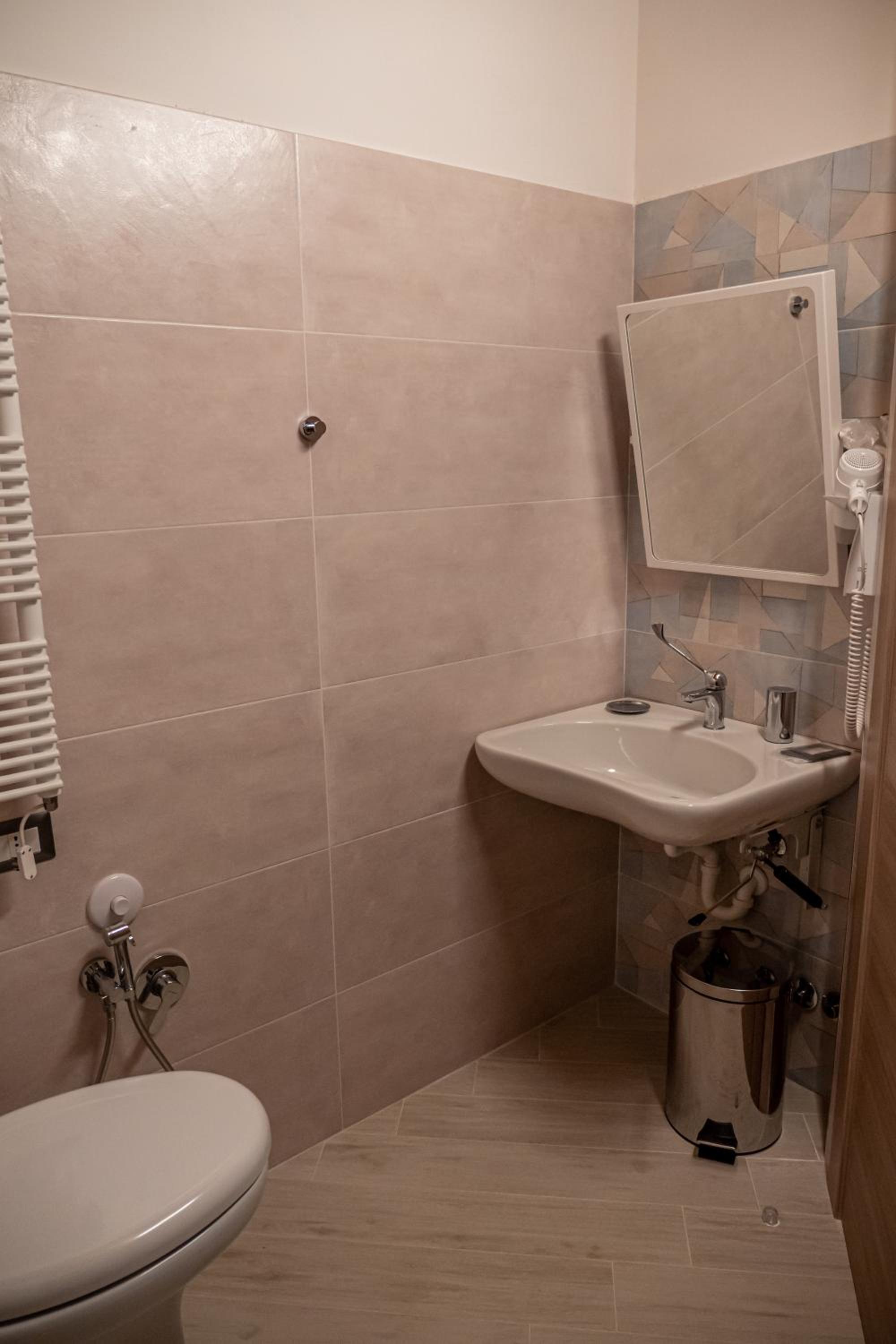 Double or Twin Room with Balcony photo 3