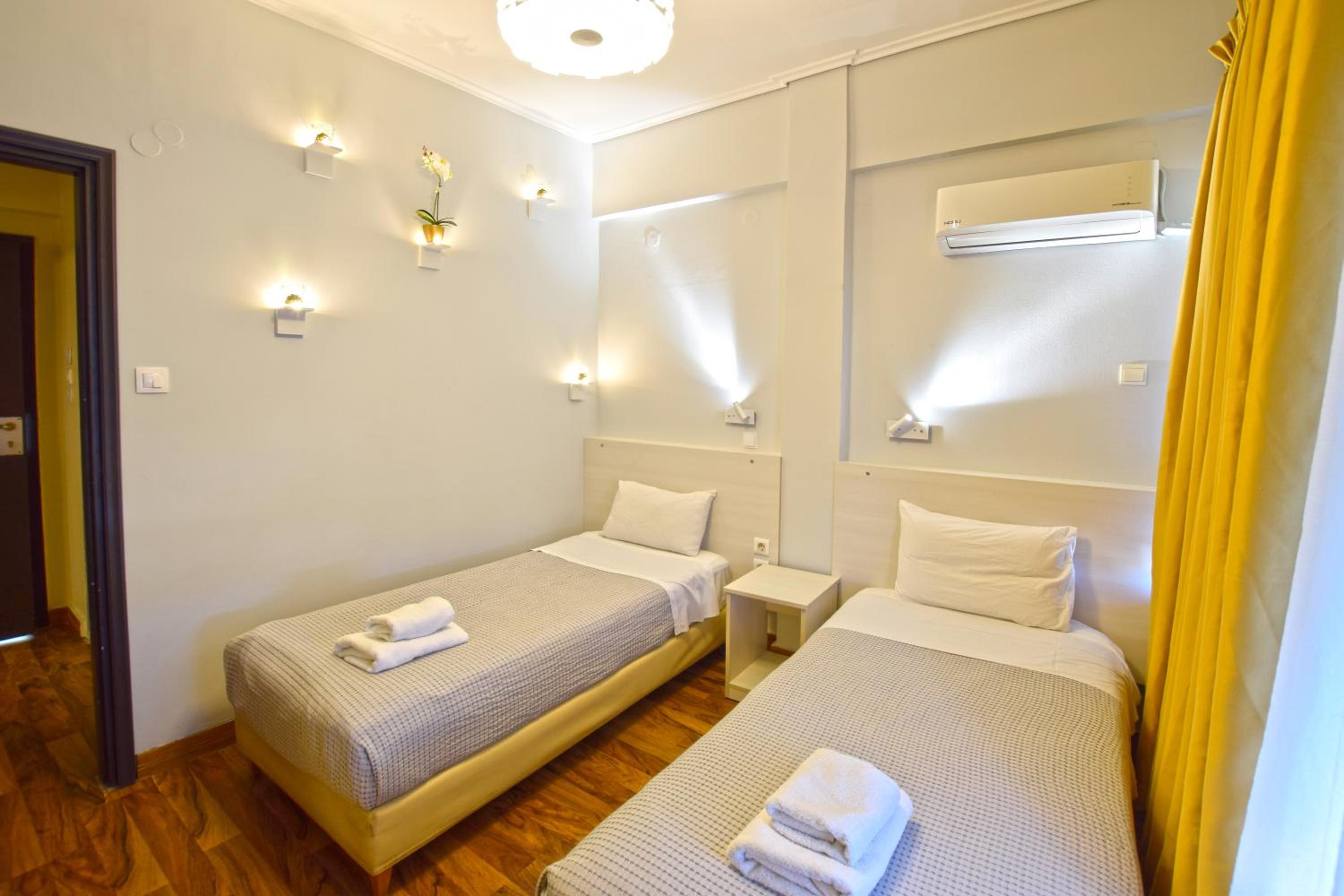 Quadruple Room with Terrace photo 2