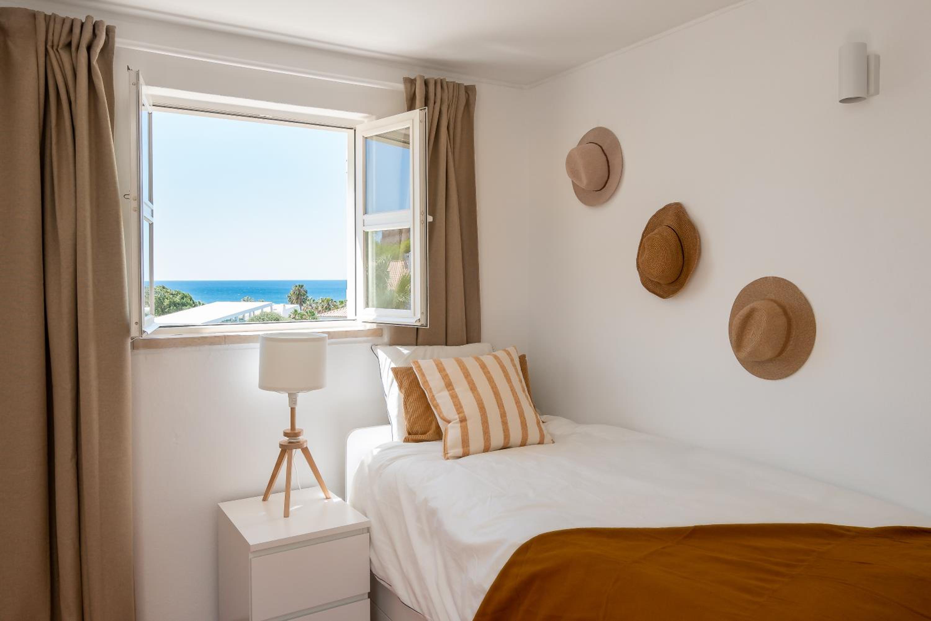 Three-Bedroom Villa photo 2