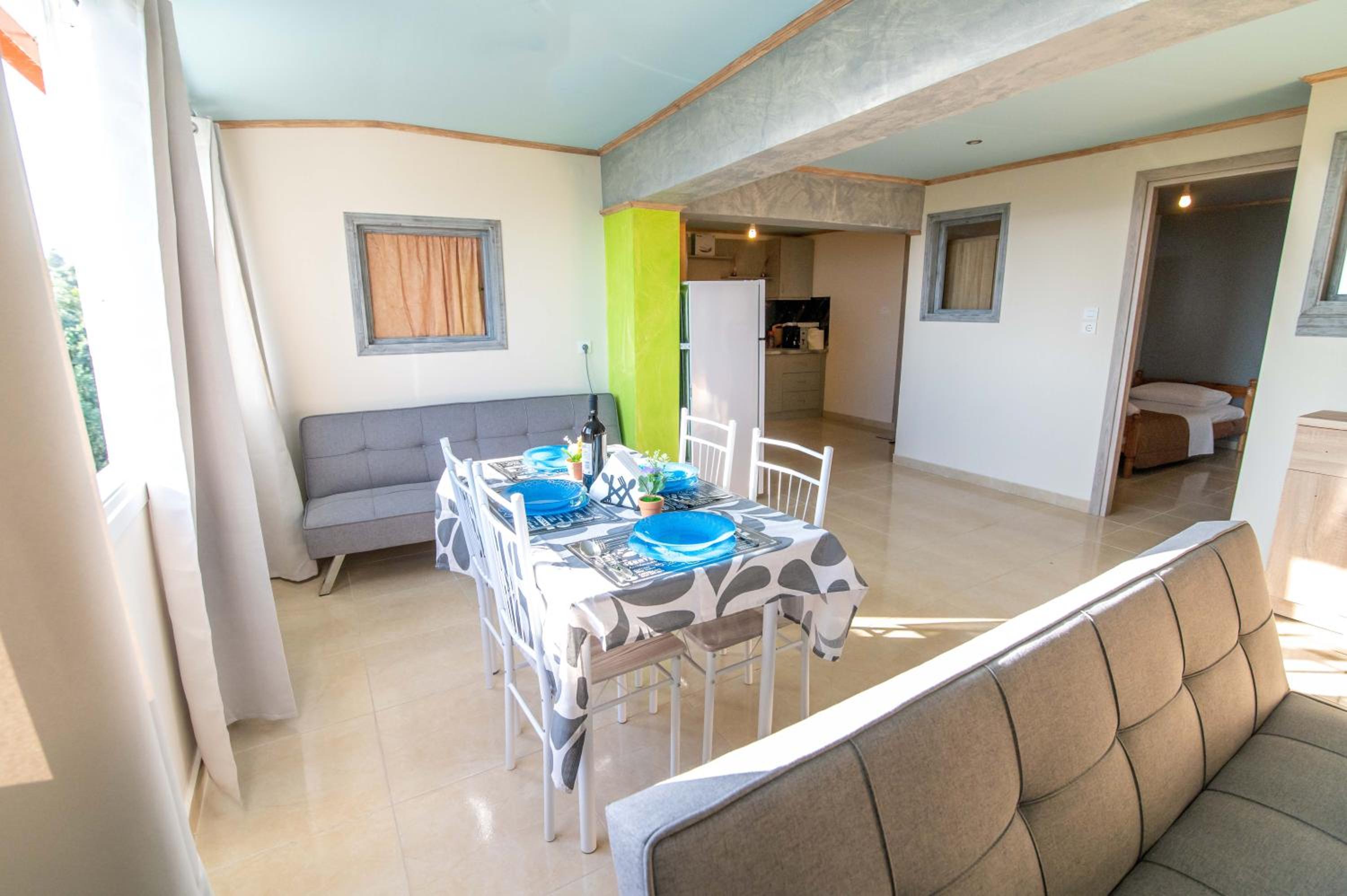 Three-Bedroom House photo 3