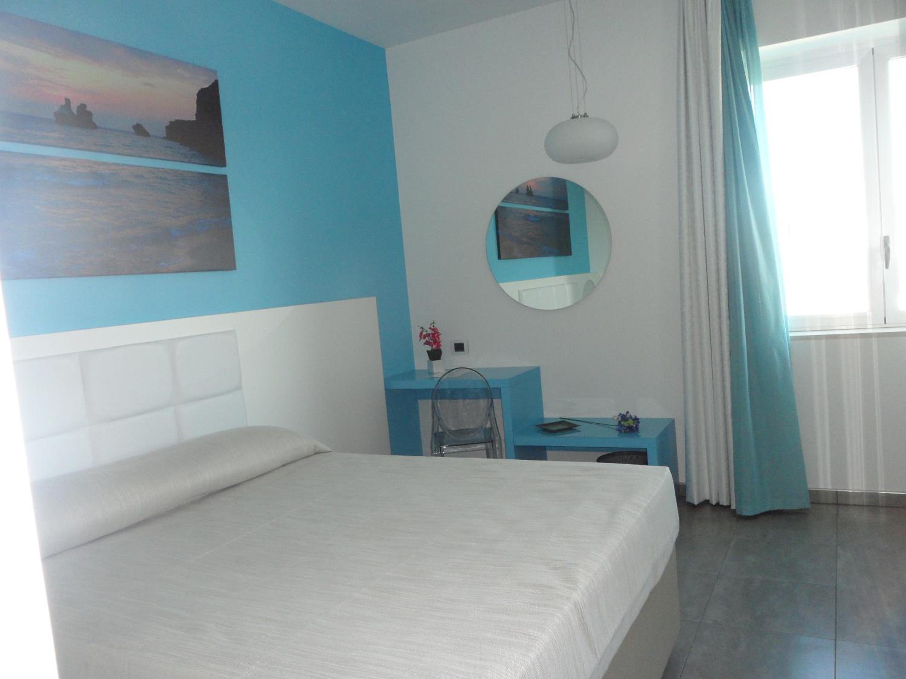 Quadruple Room - Photo 8