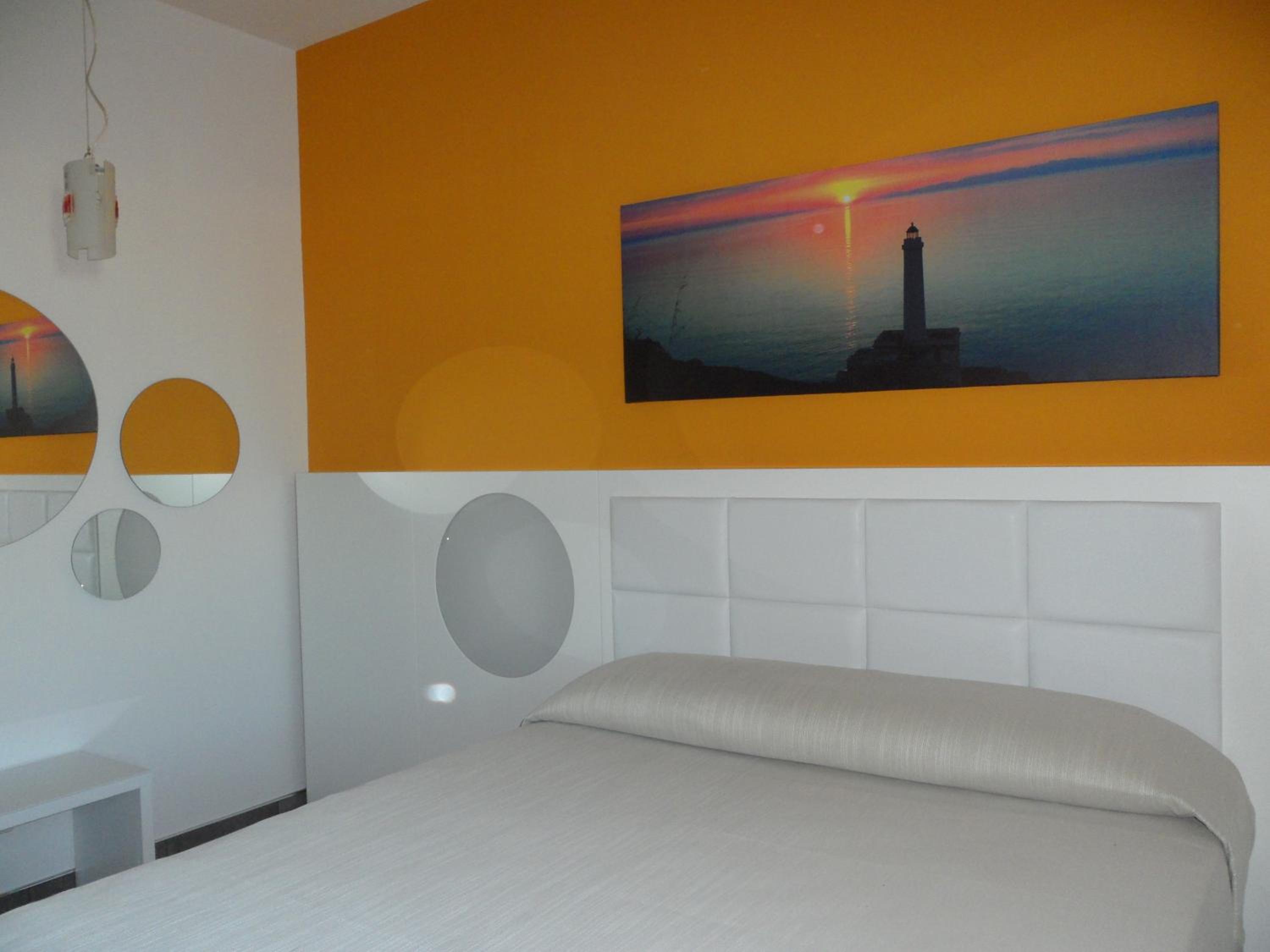 Double Room - Photo 12