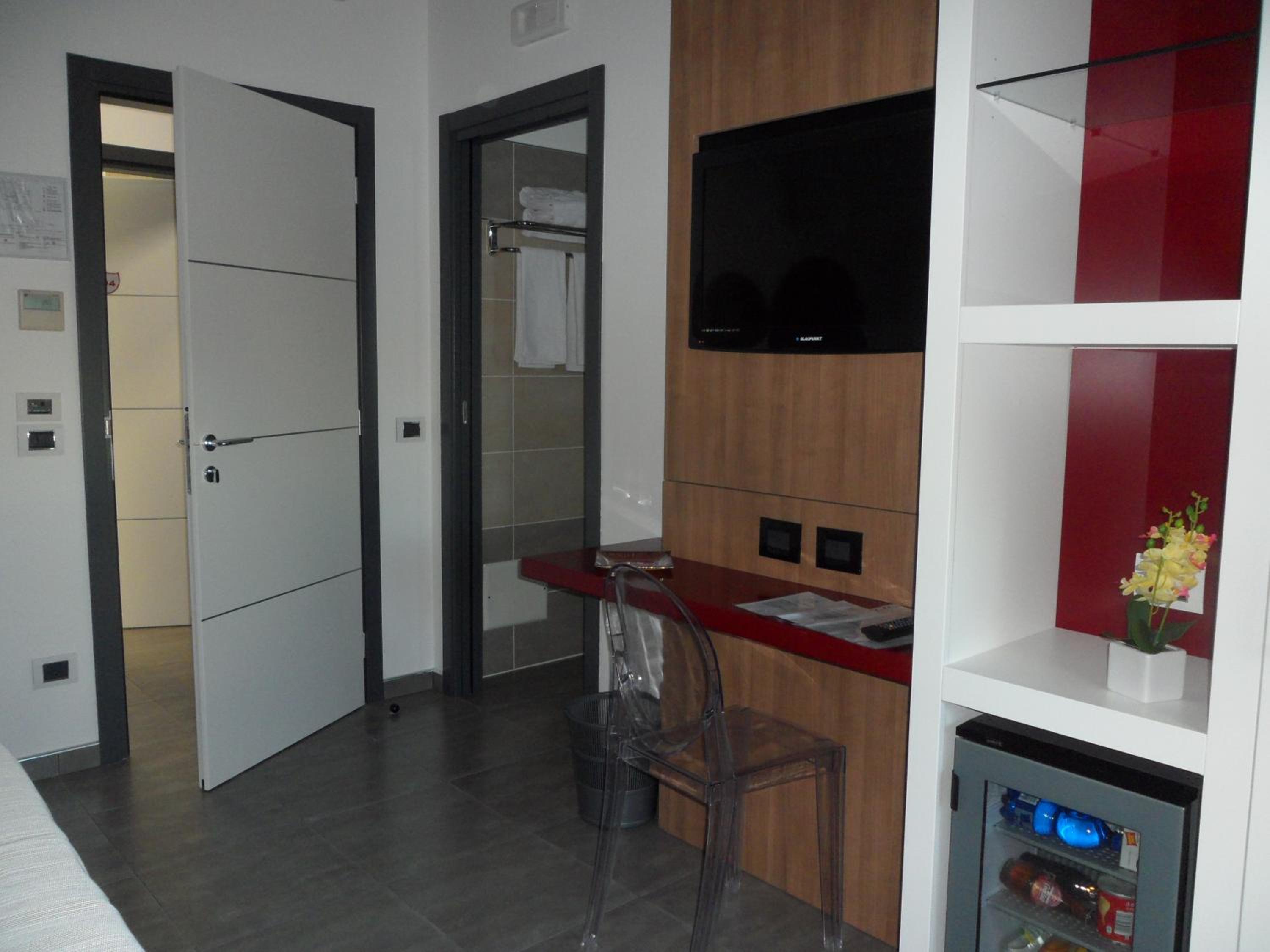 Double Room - Photo 11