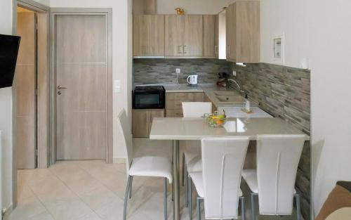 One-Bedroom Apartment - Photo 9