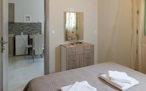 One-Bedroom Apartment - Photo 12