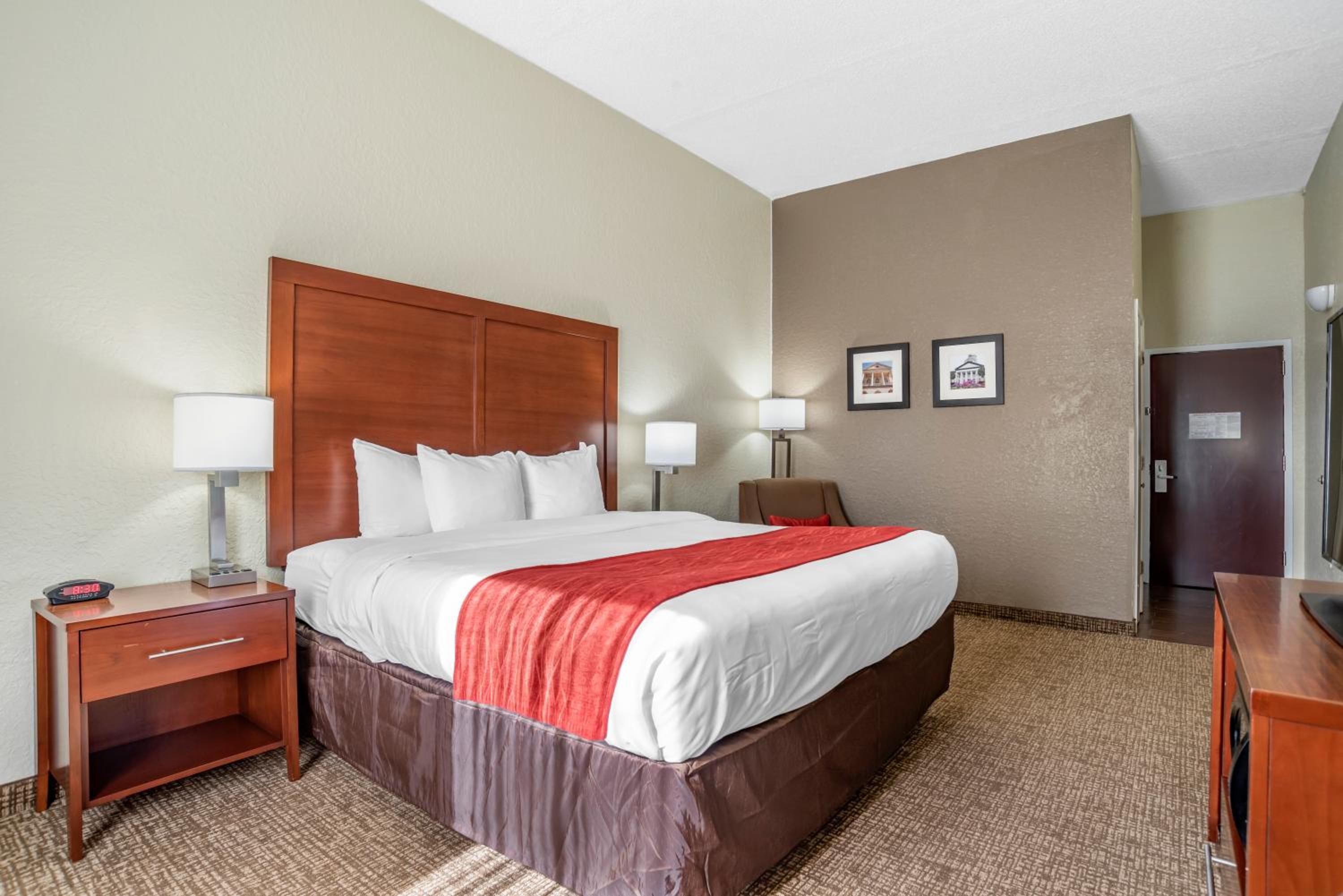 King Room - Accessible/Non-Smoking - Photo 2