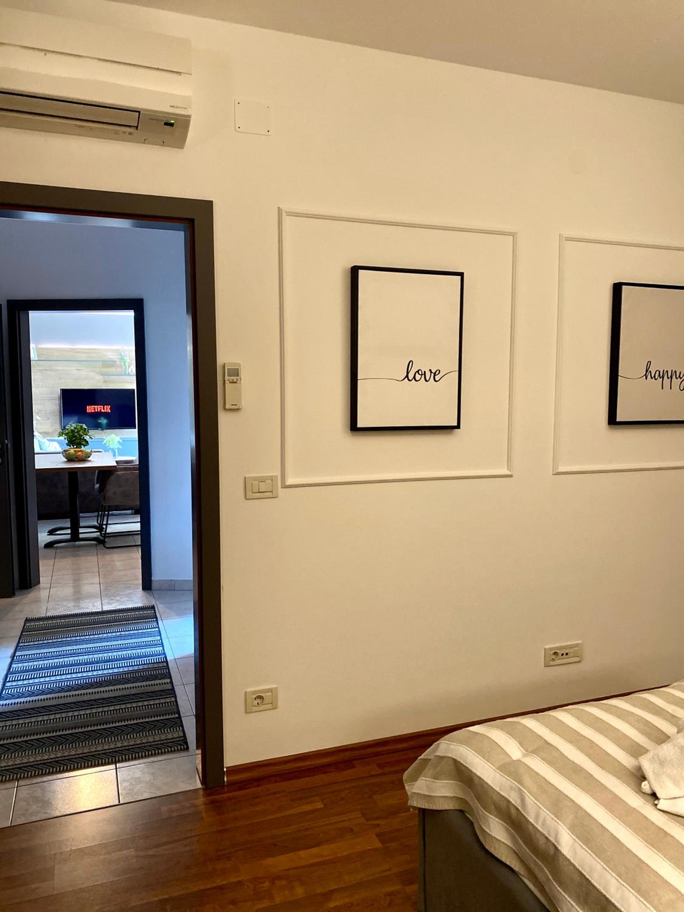 One-Bedroom Apartment - Photo 4