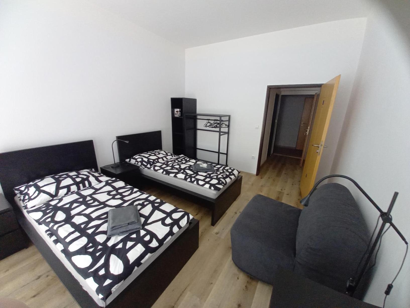 Twin Room with Extra Bed photo 1