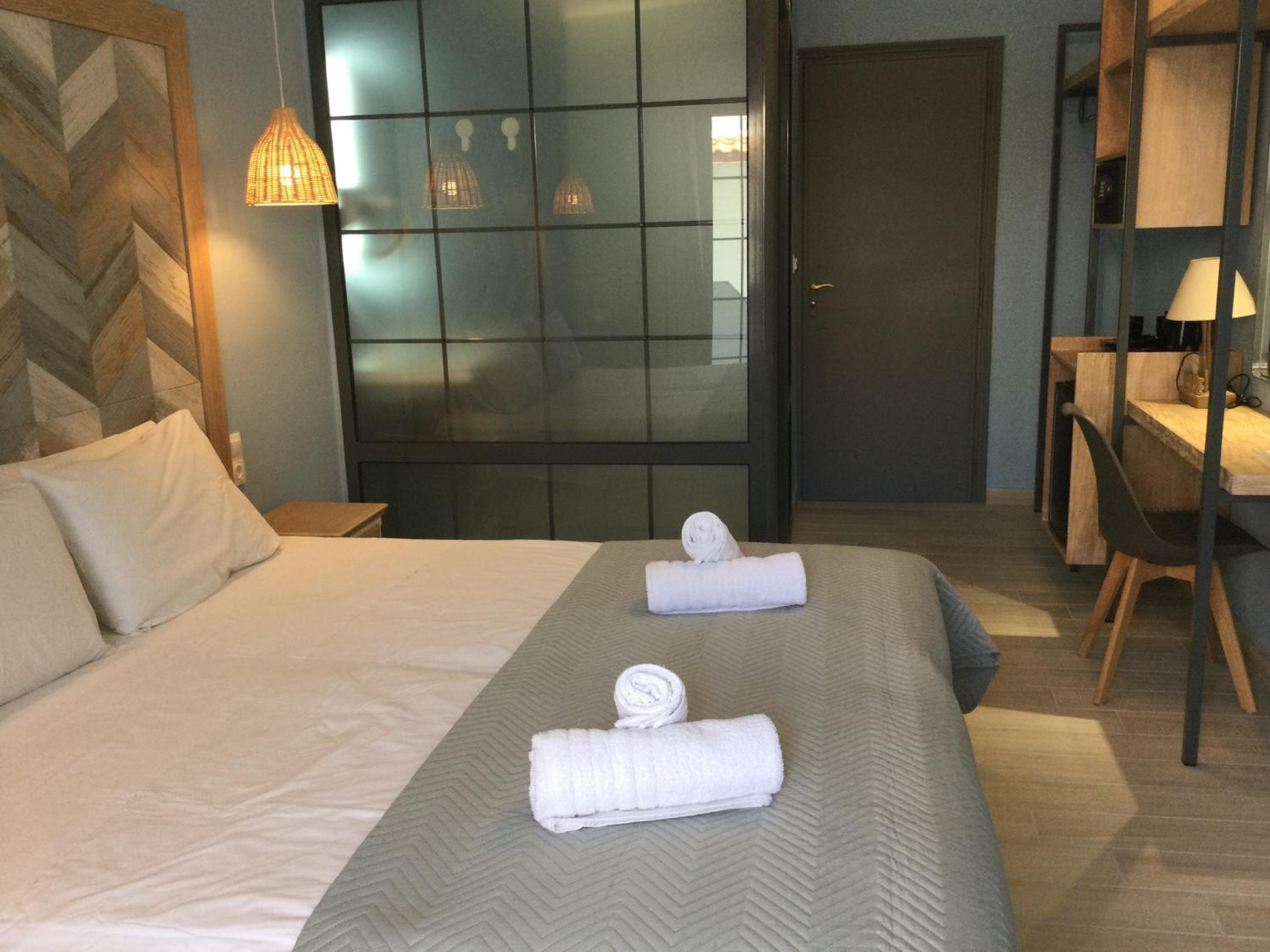 Deluxe Double or Twin Room - Photo 23