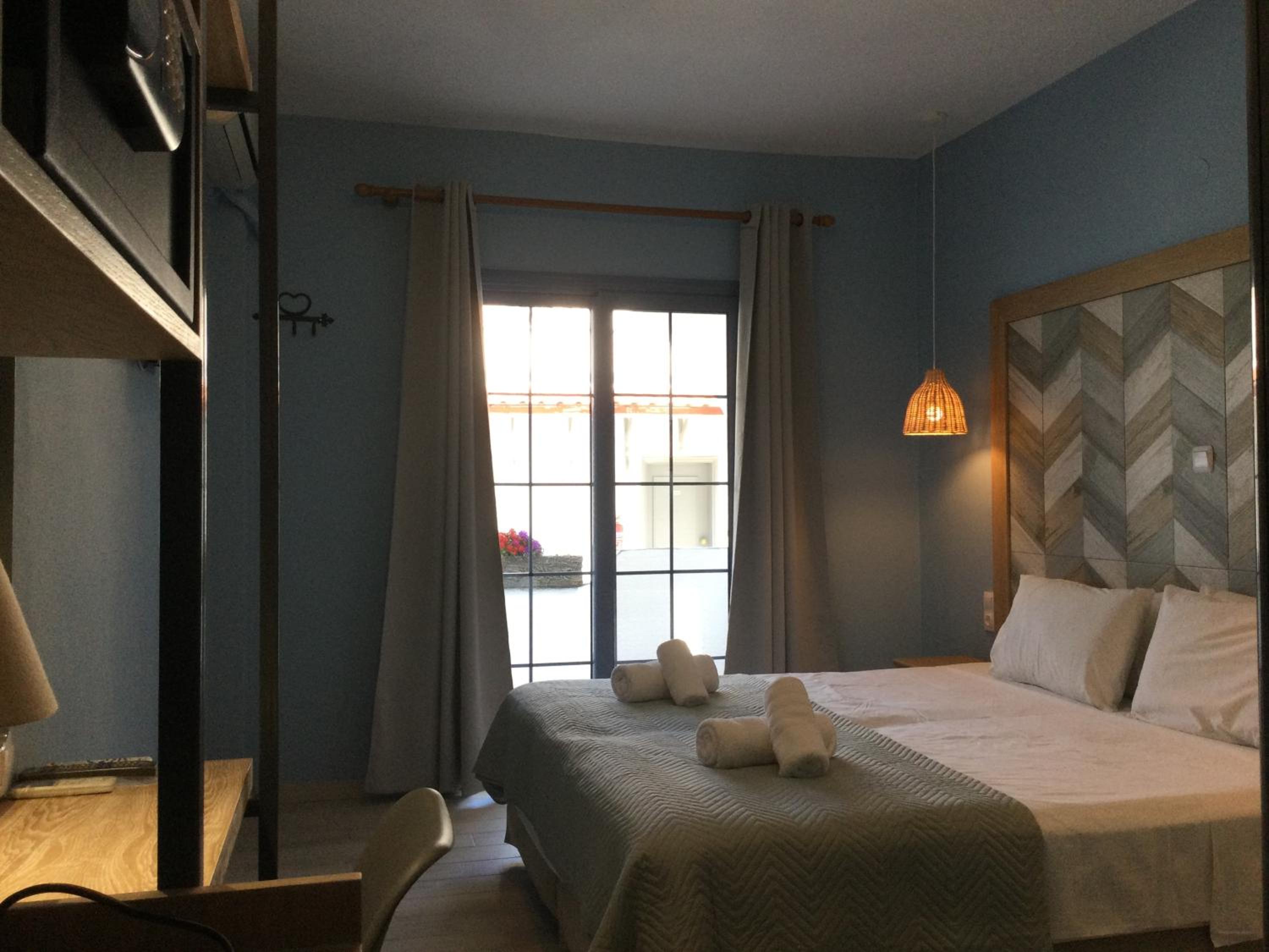 Deluxe Double or Twin Room - Photo 25