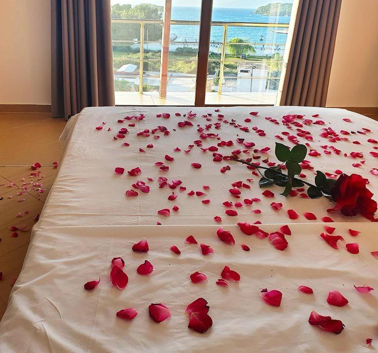 Deluxe Double Room with Sea View photo 2