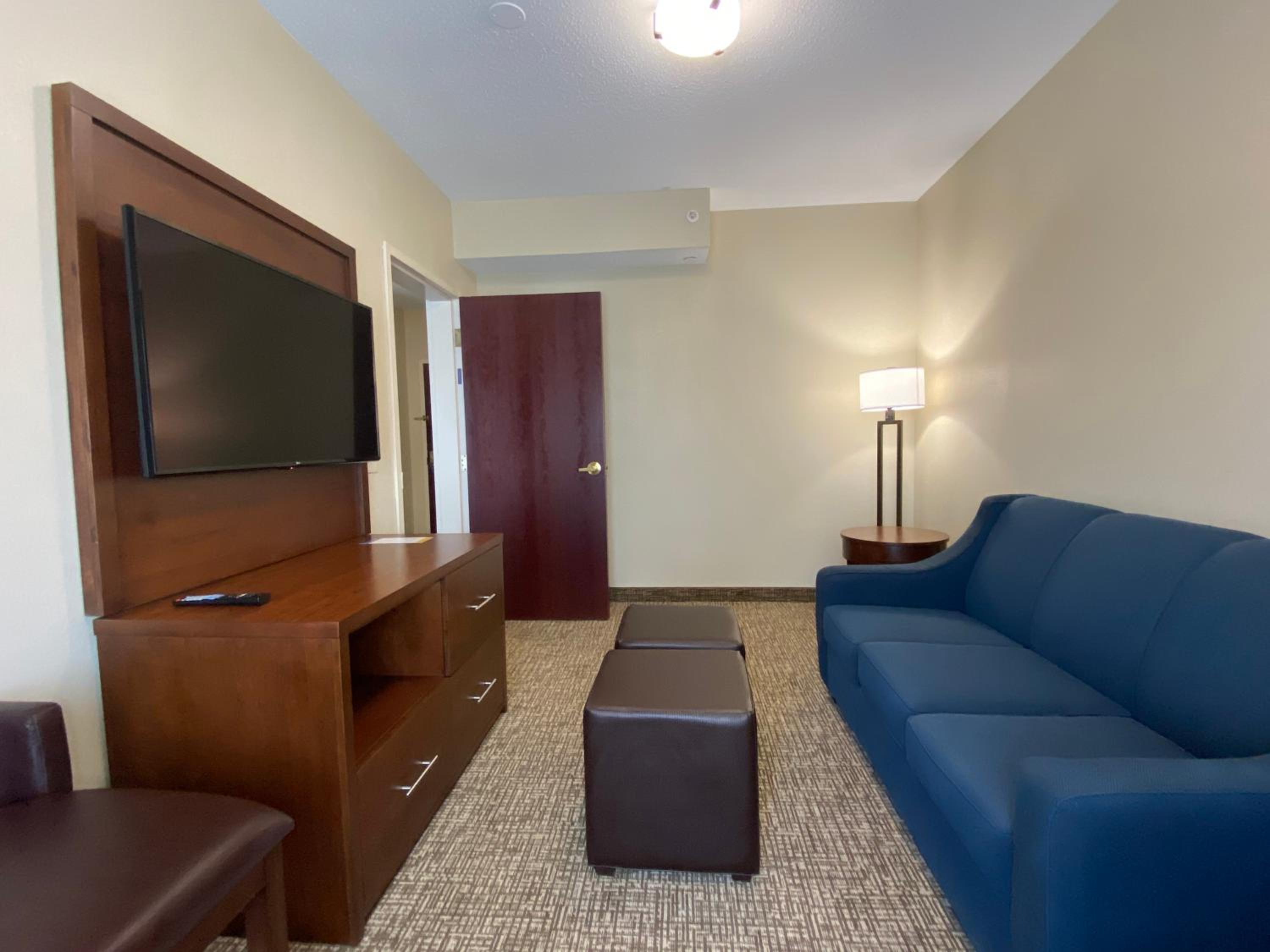 King Suite - Accessible/Non-Smoking - Photo 1