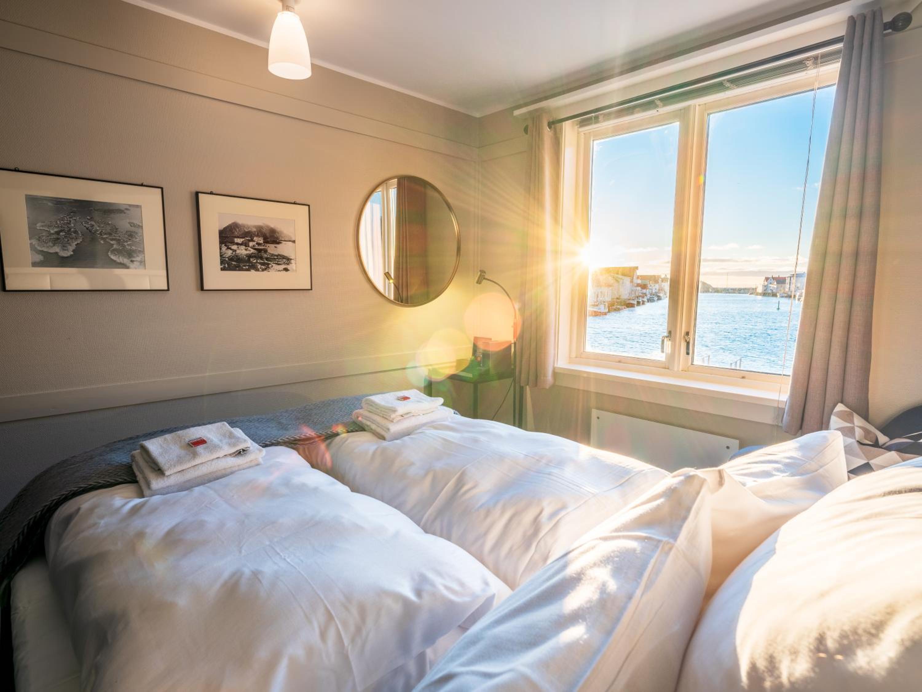 Double or Twin Room with Sea View photo 2