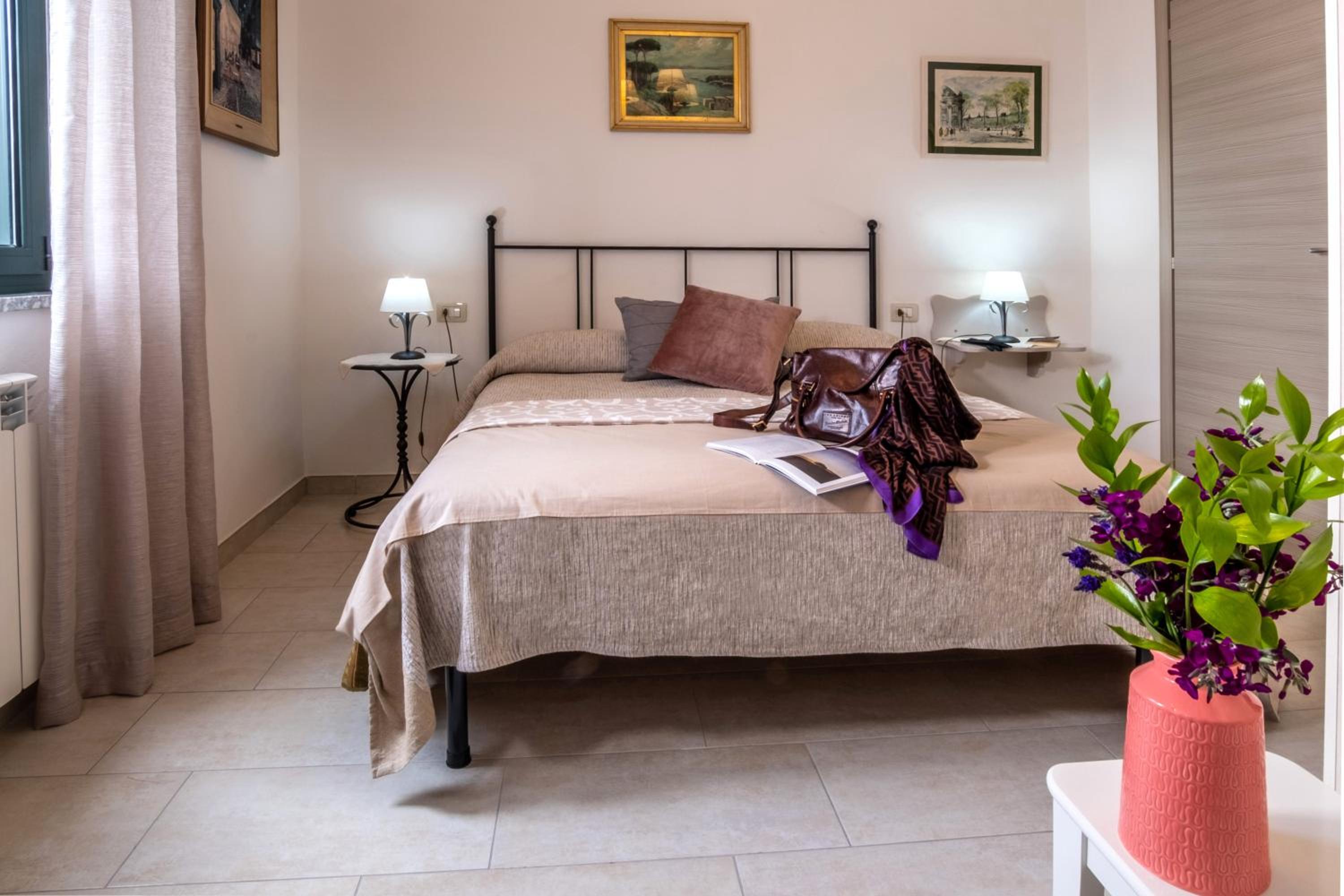 Double Room with Private Bathroom photo 3