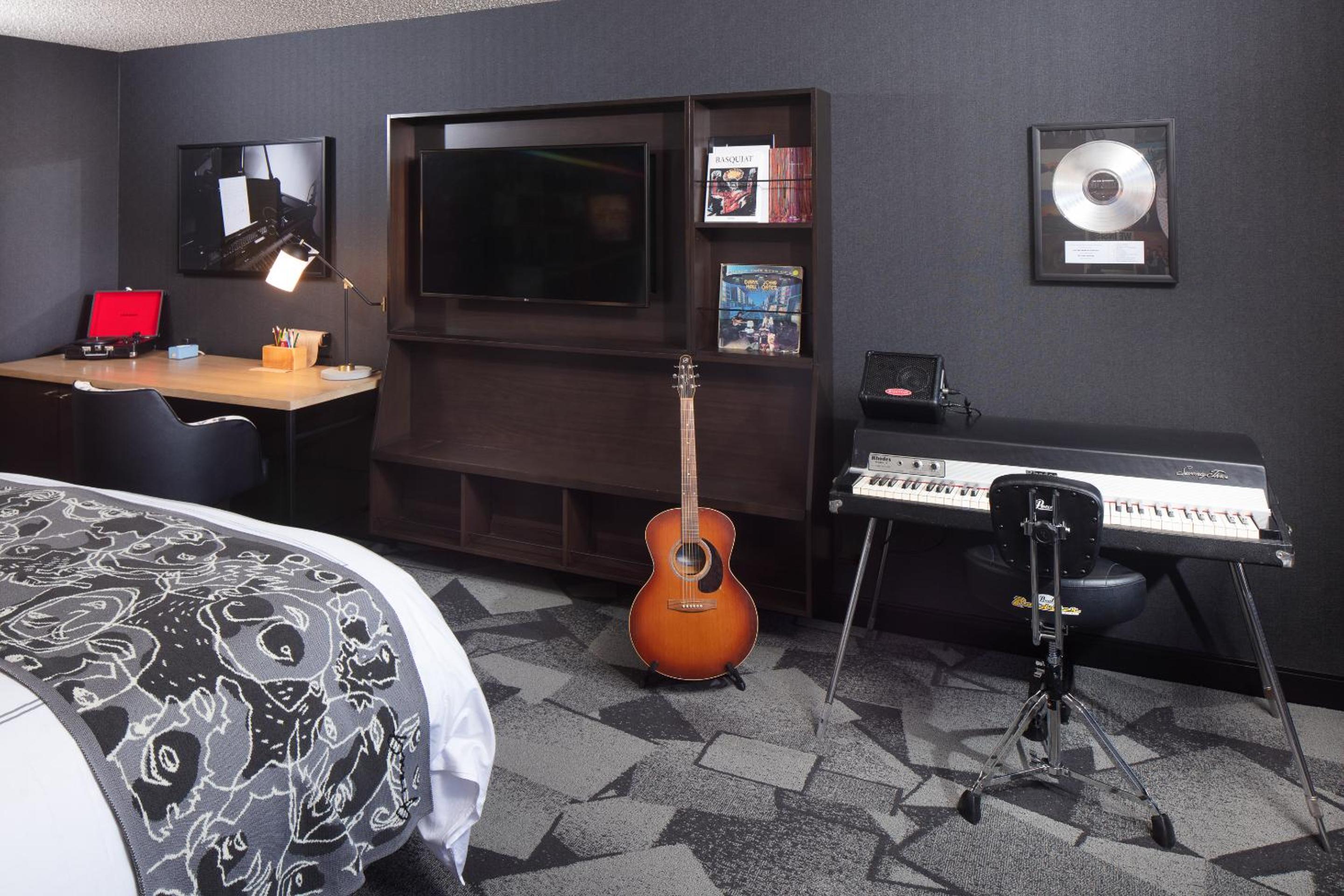 This Time Tomorrow Room - Photo 12