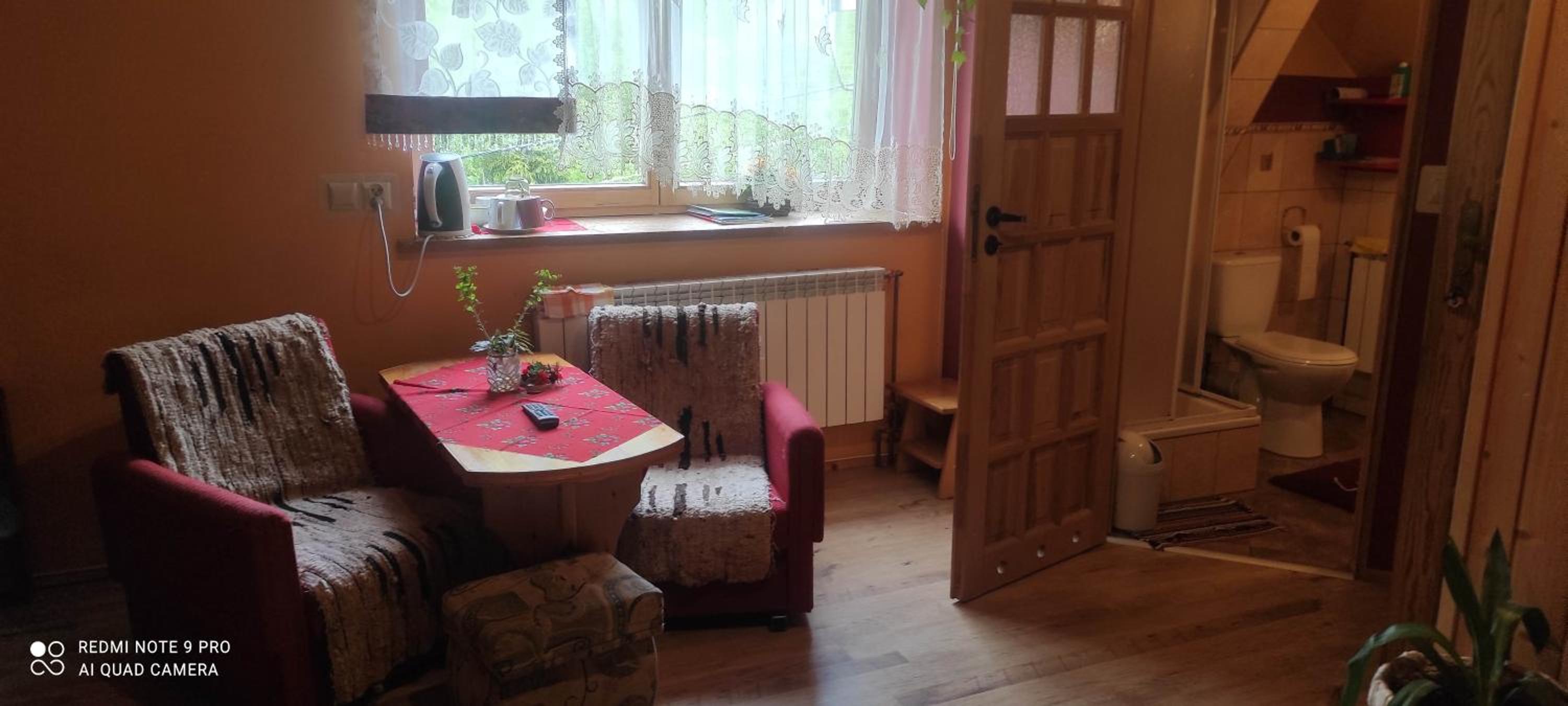 Family Room with Private Bathroom - Photo 2
