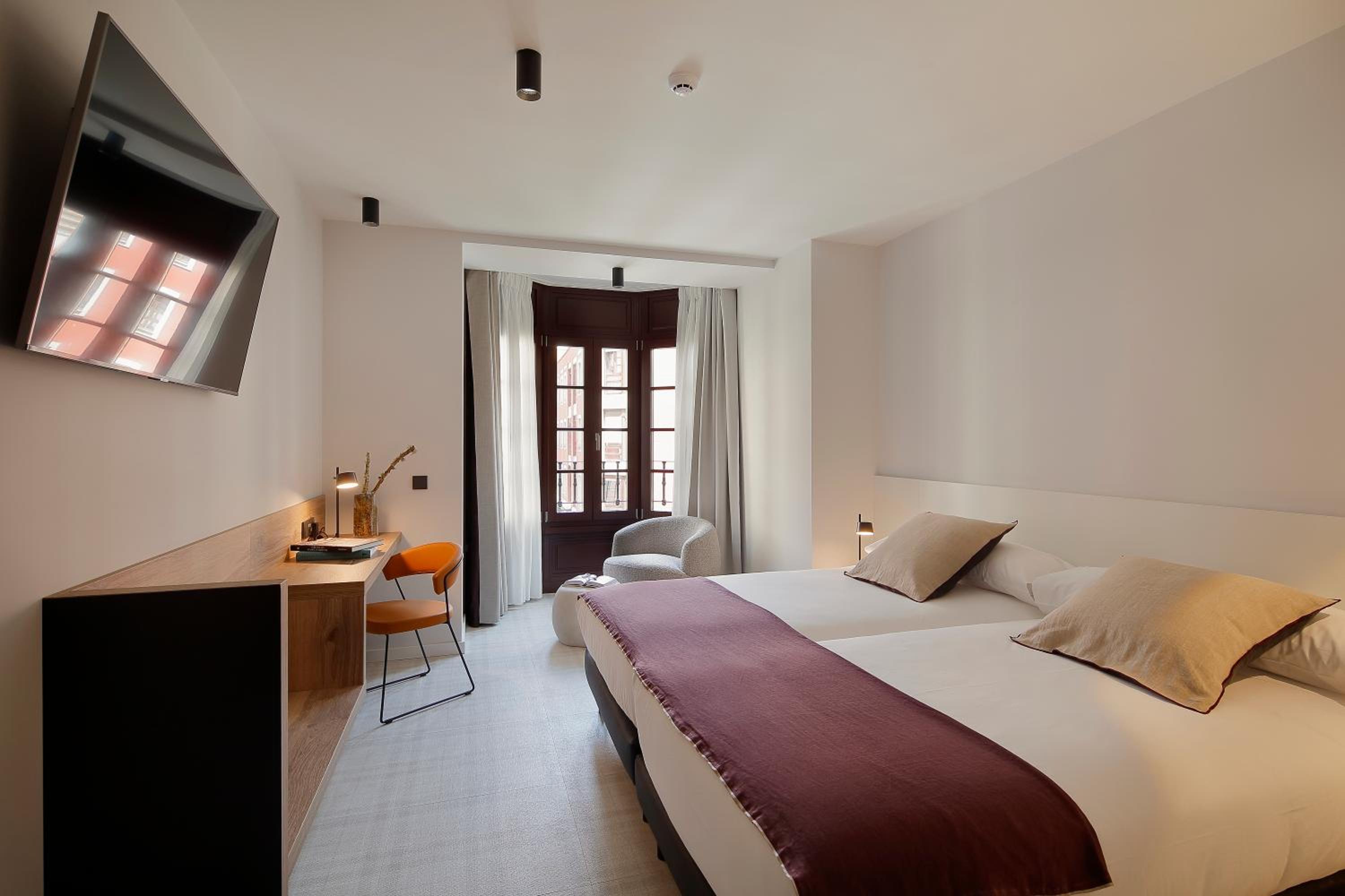 Standard Double or Twin Room - Photo 1