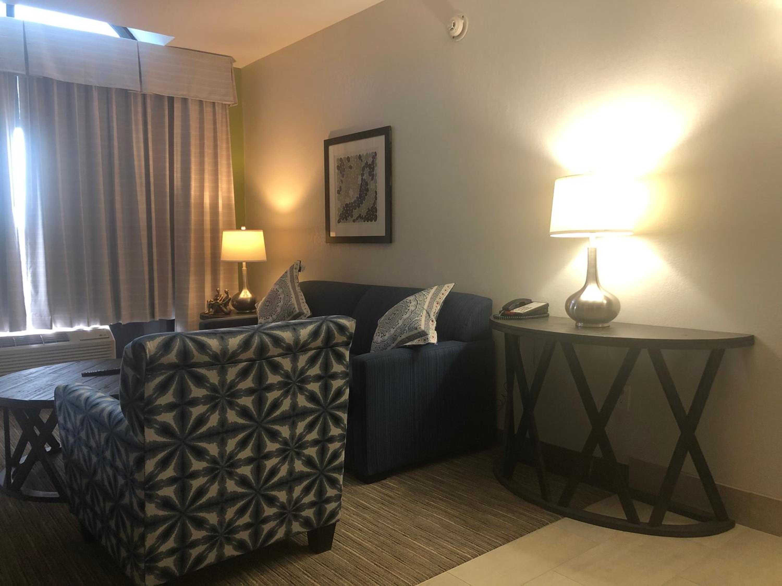 Executive King Suite - Photo 4