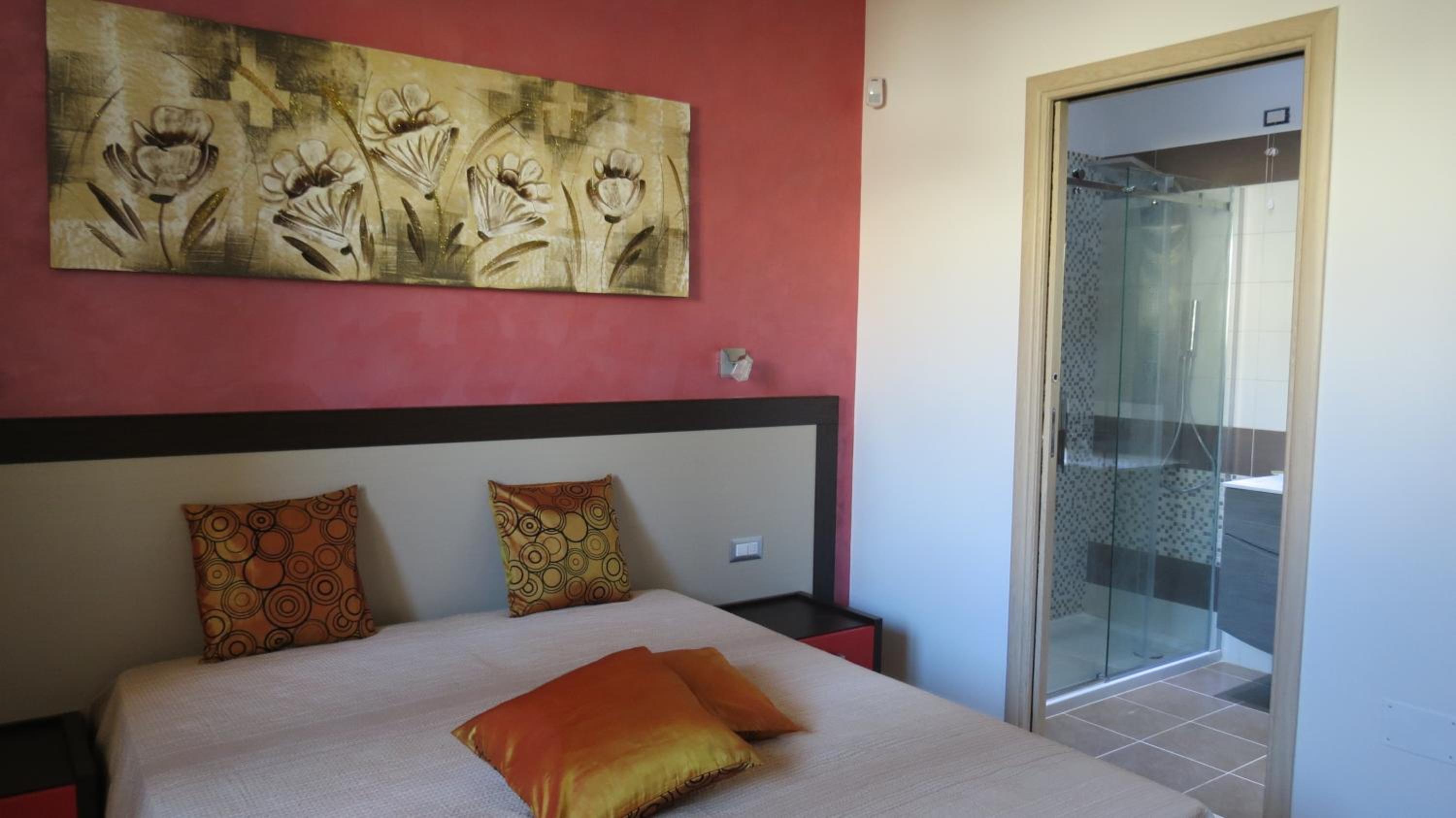 Double Room - Photo 11