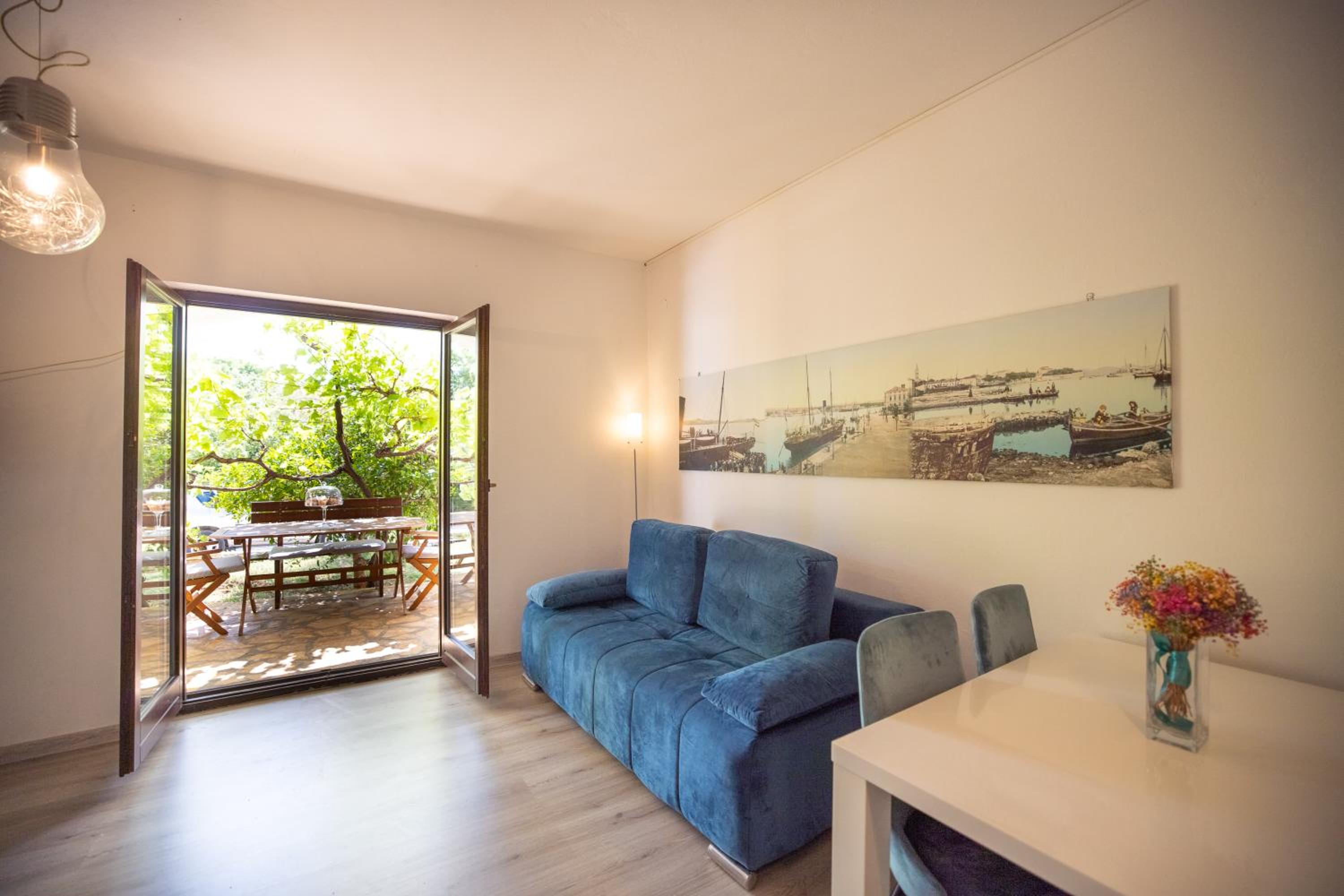 Comfort One-Bedroom Apartment with Terrace photo 1