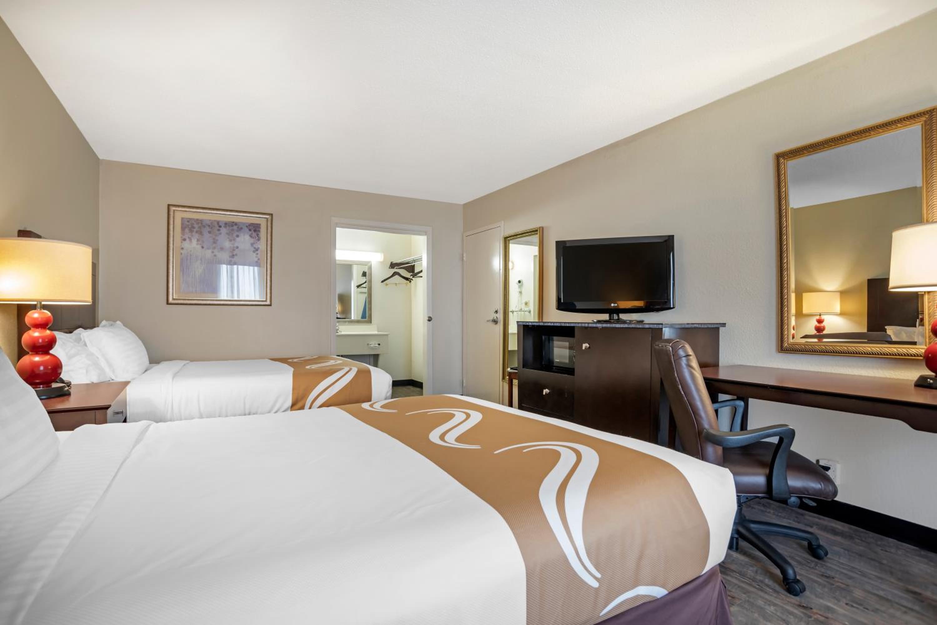 Queen Room With Two Queen Beds - Accessible/Non-Smoking  photo 2