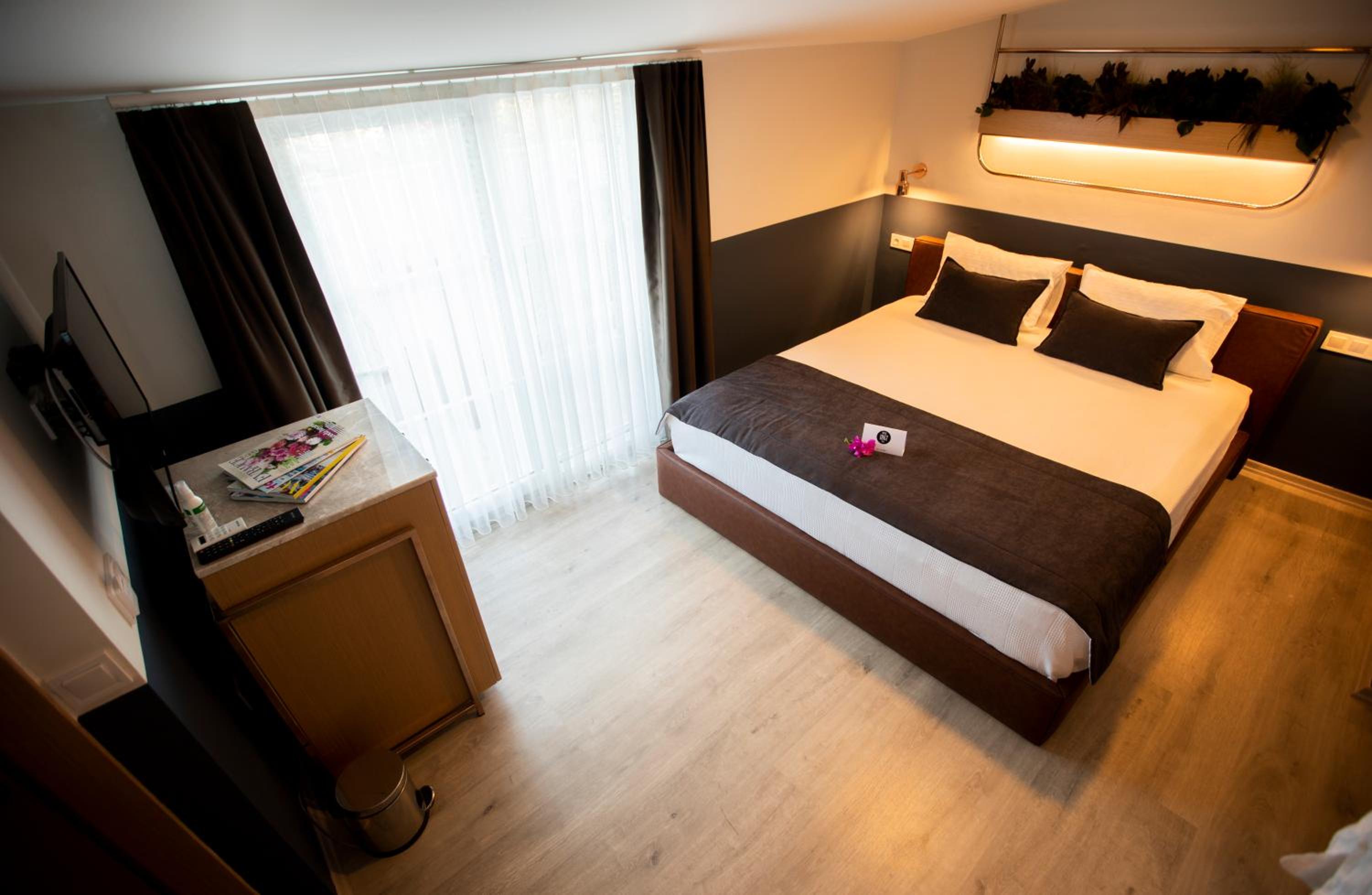 Deluxe Double Room - Photo 15