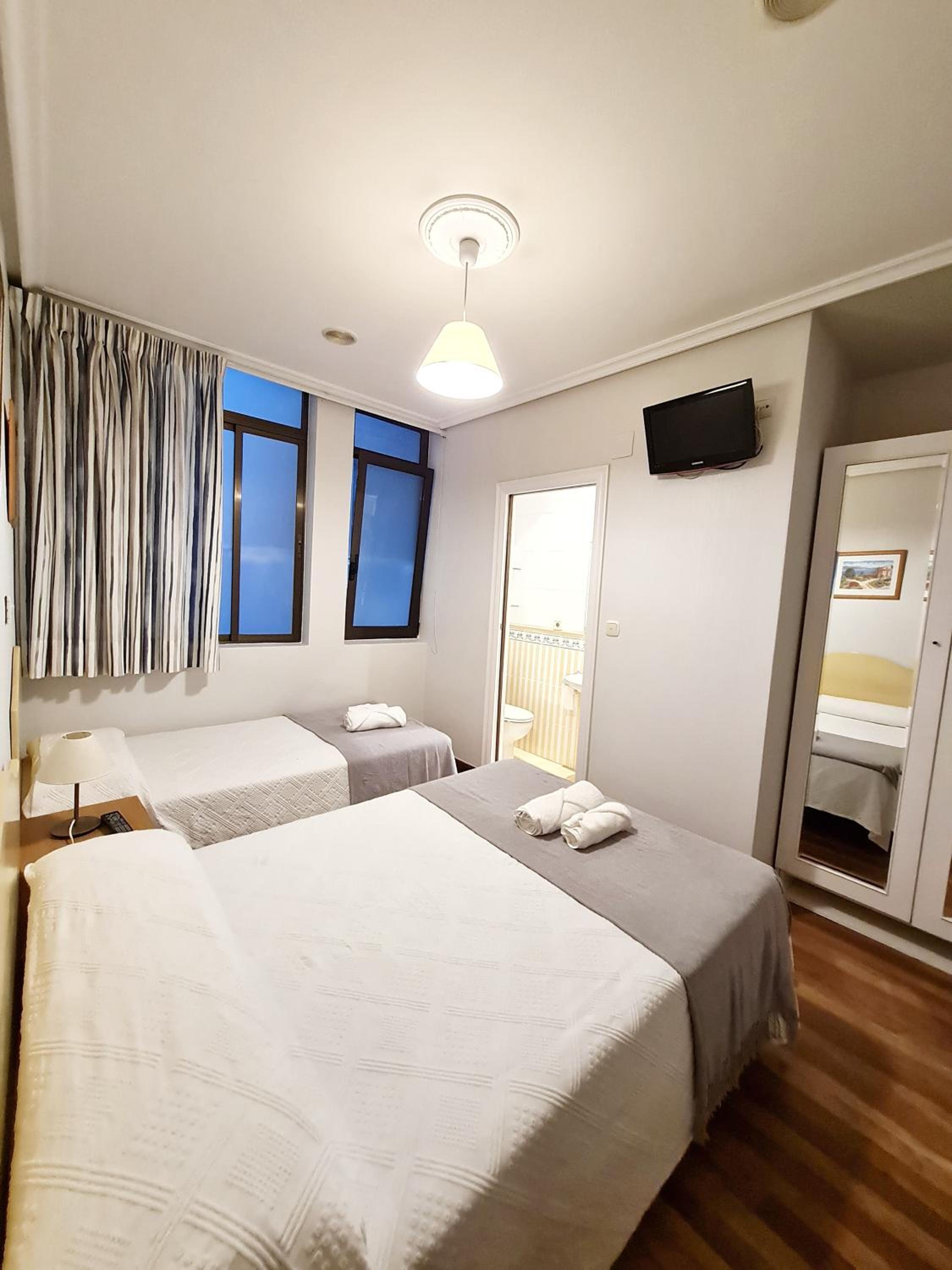 Habitación Doble o con Dos Camas con Baño Privado