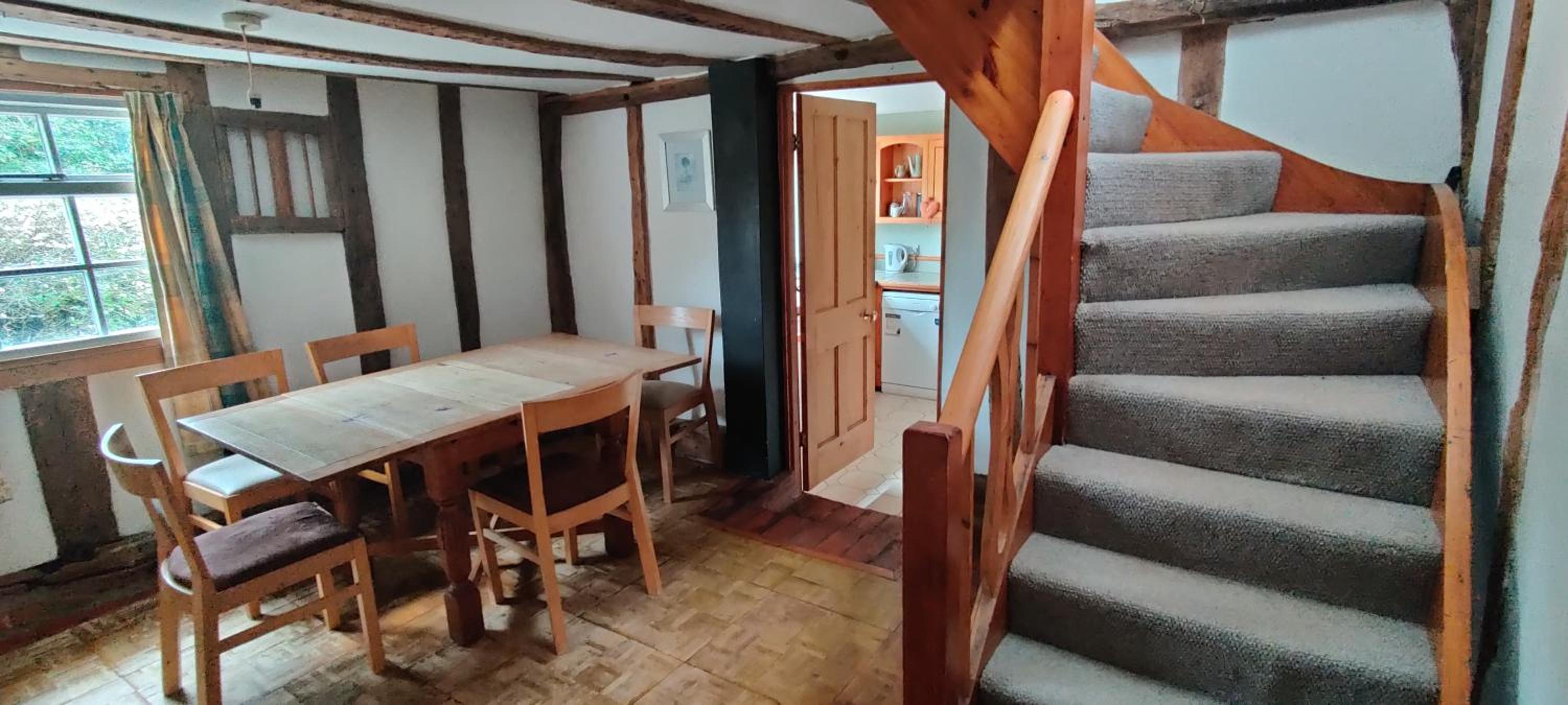 Four-Bedroom House photo 3