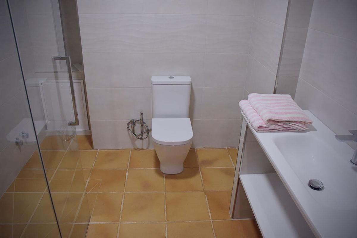 Apartment with Balcony - Photo 7