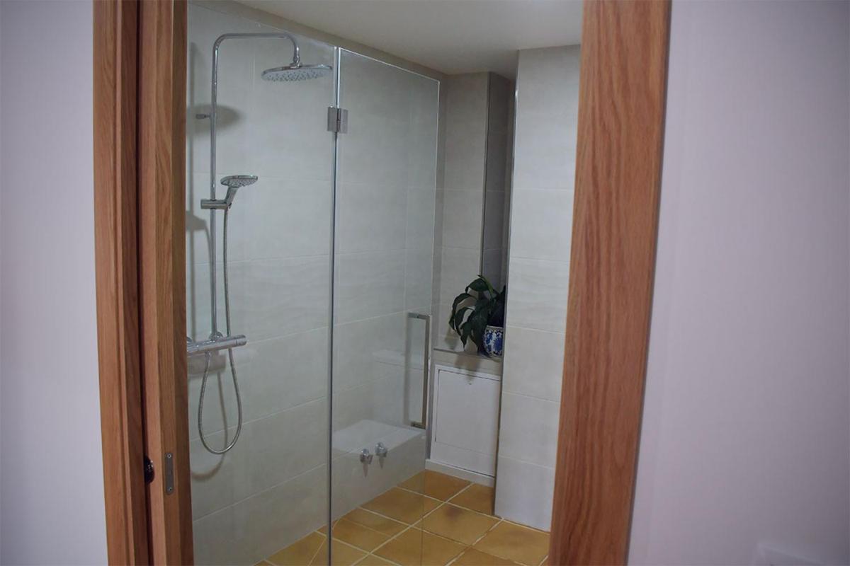 Apartment with Balcony - Photo 3