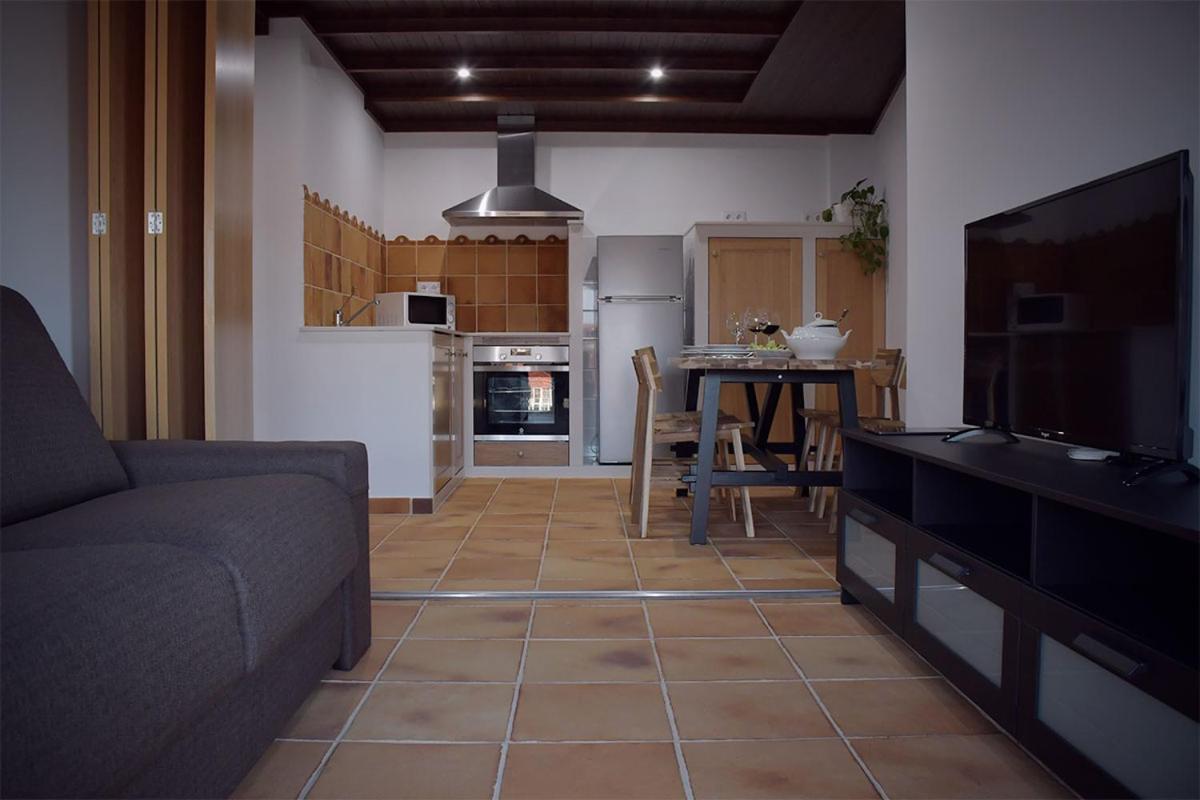 Apartment with Terrace - Photo 3