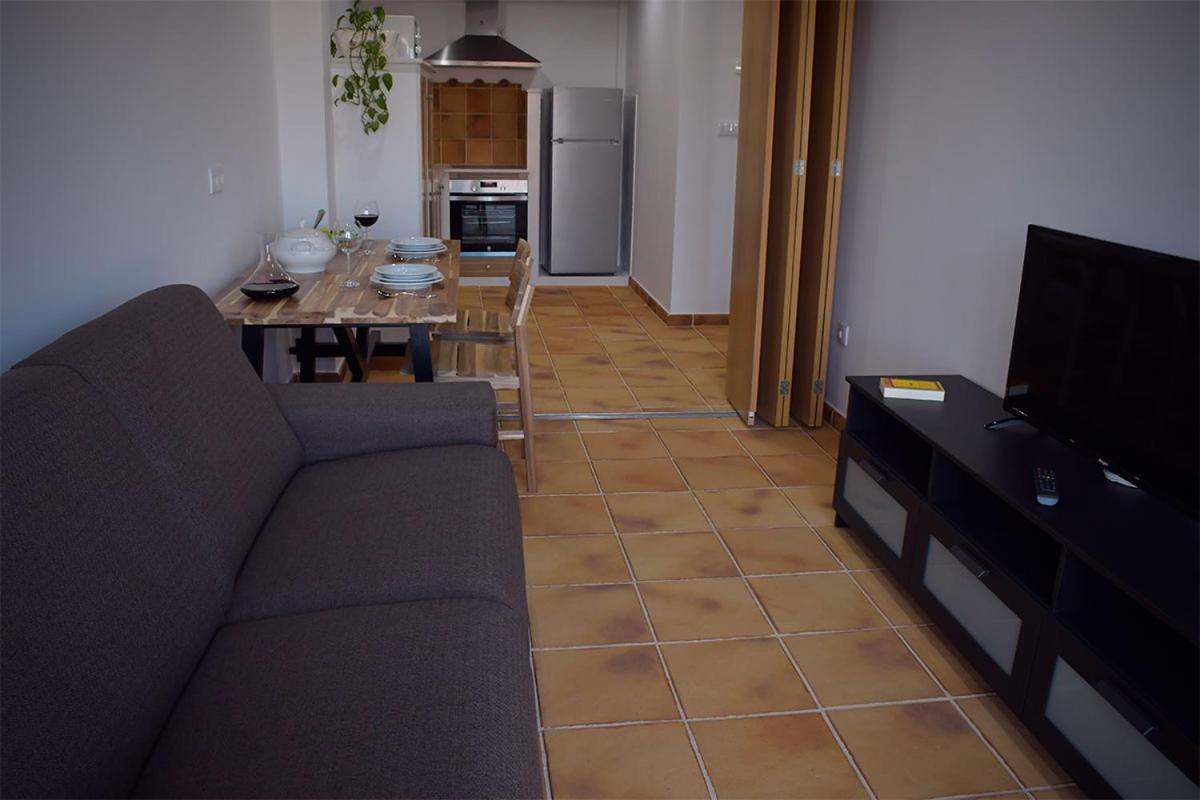 Apartment with Terrace - Photo 5