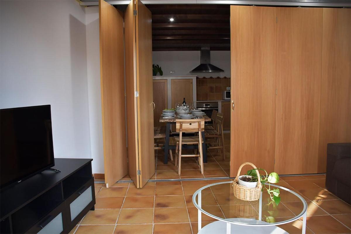 Apartment with Balcony - Photo 11