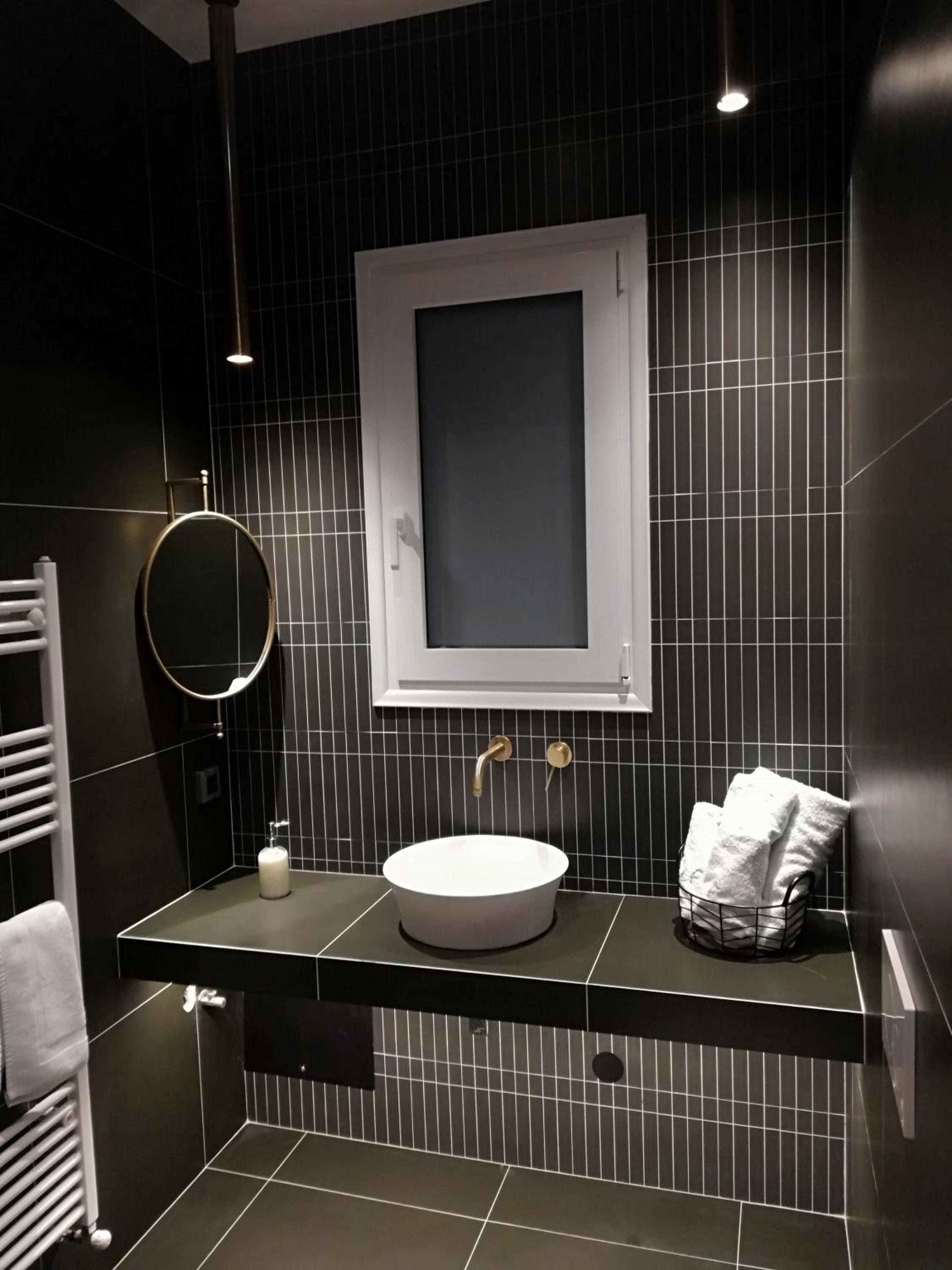 Superior King Suite - Photo 4