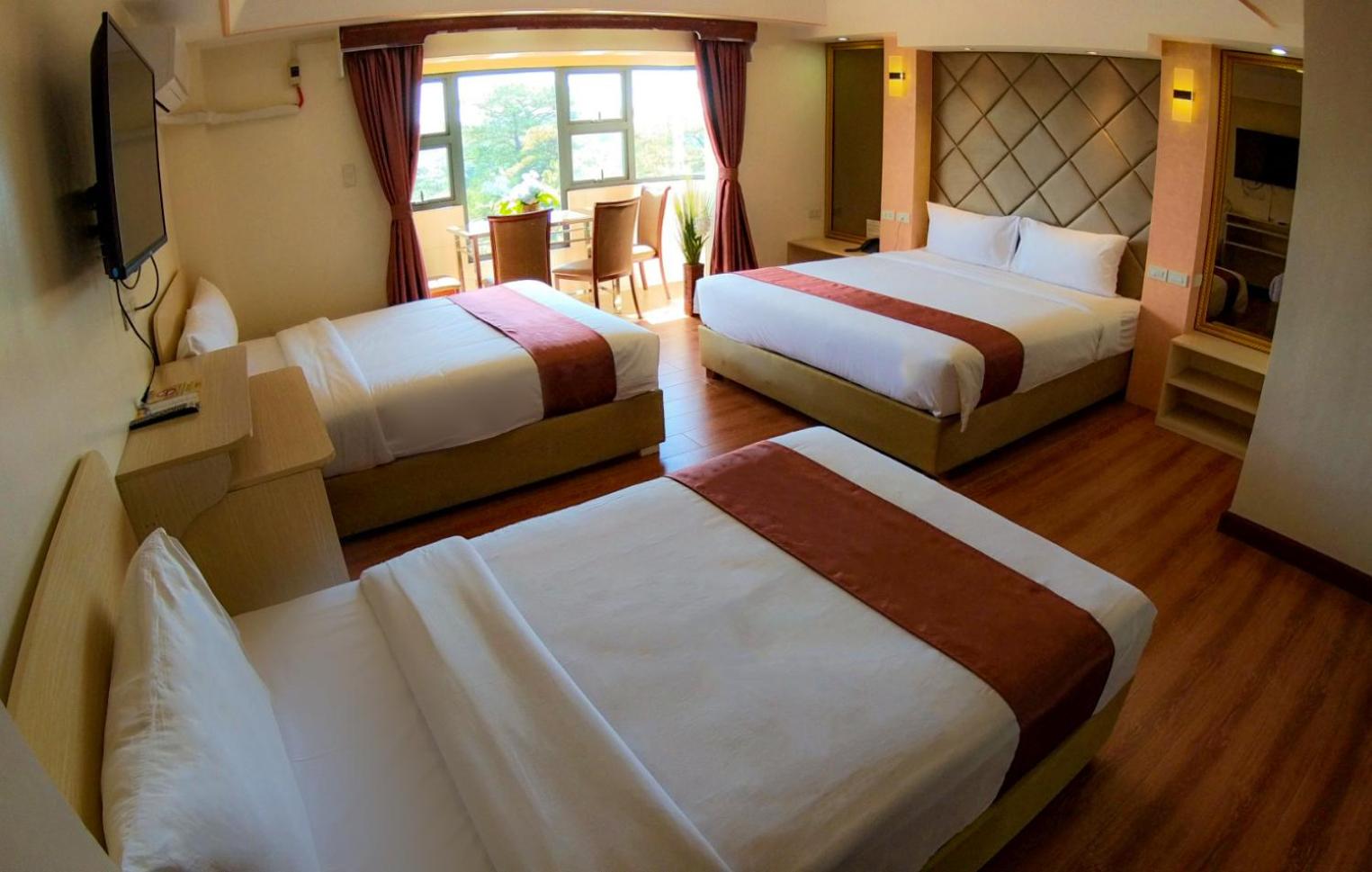 Deluxe Family Room