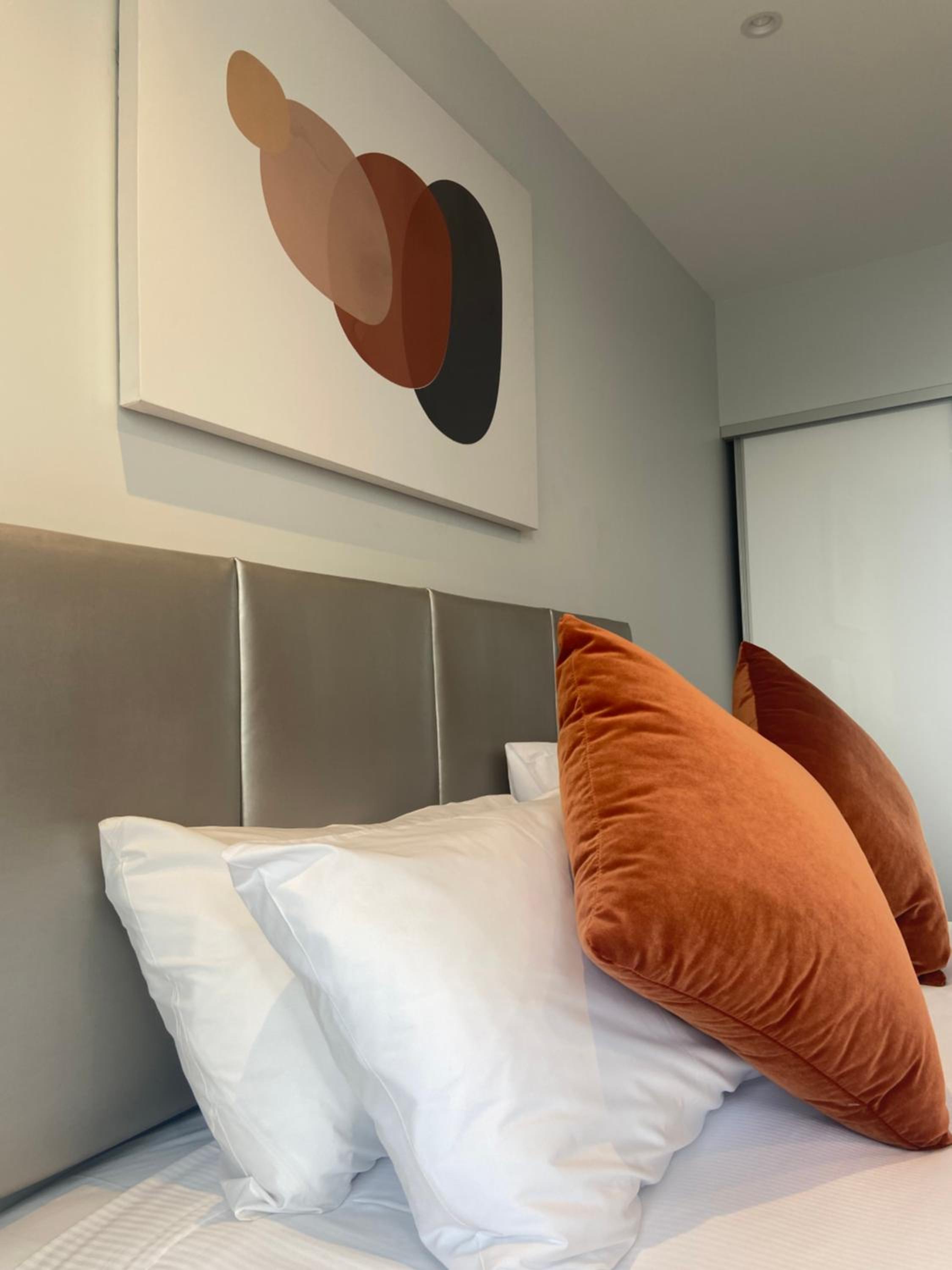 Two-Bedroom King Apartment with Kitchen