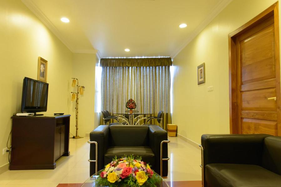 Deluxe Suite - Photo 1