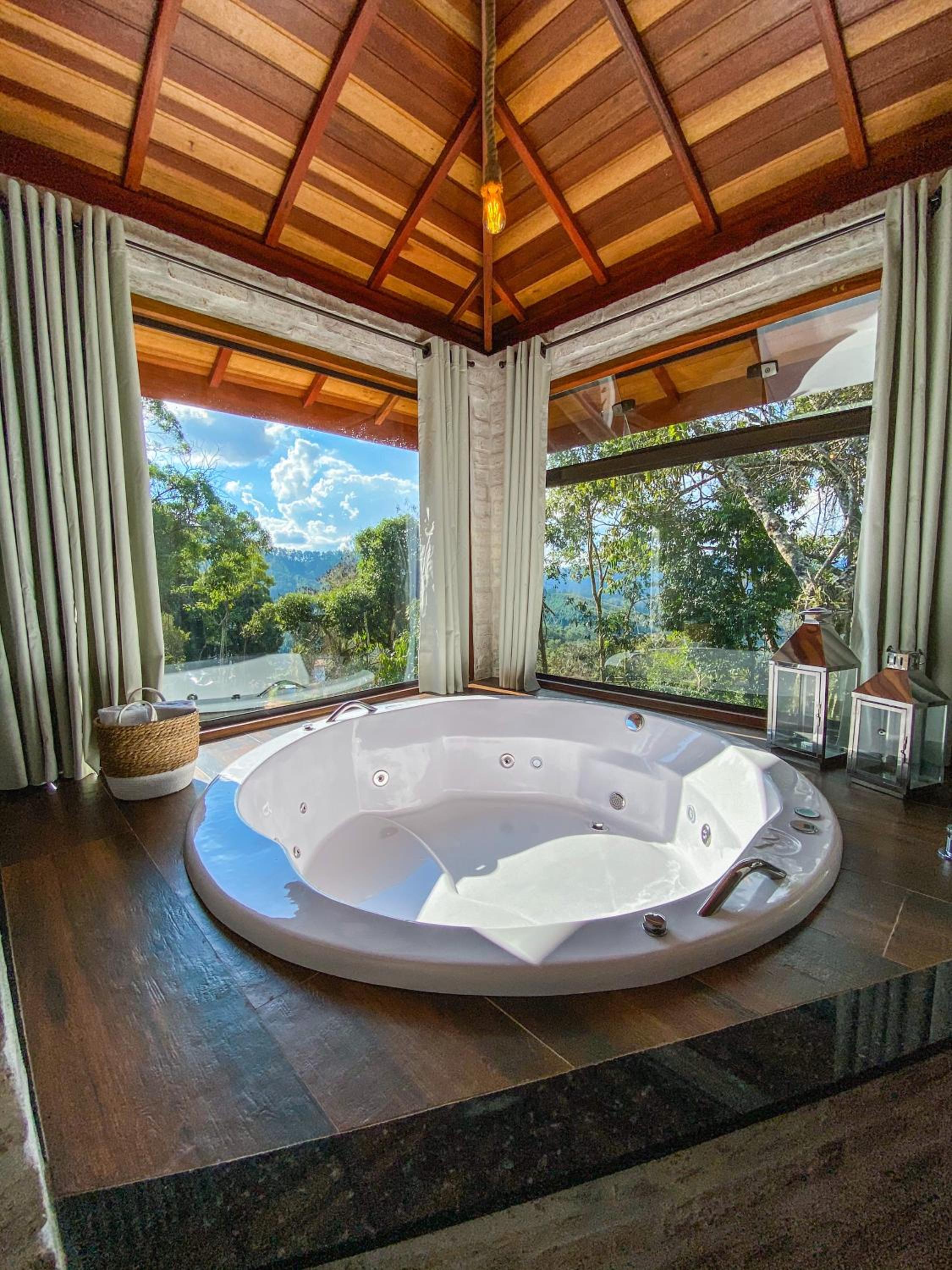 Queen Suite with Spa Bath - Photo 6