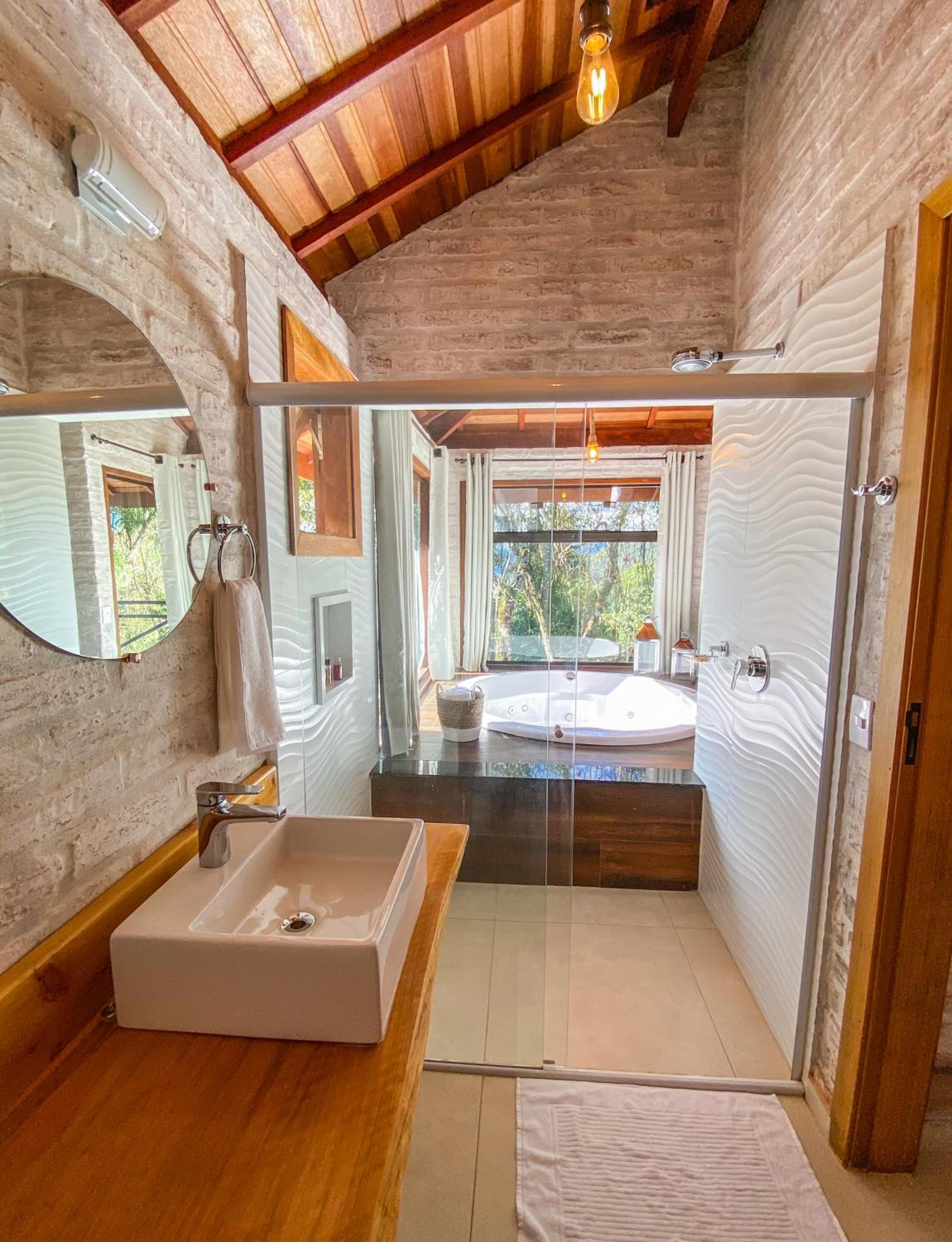 Queen Suite with Spa Bath - Photo 7