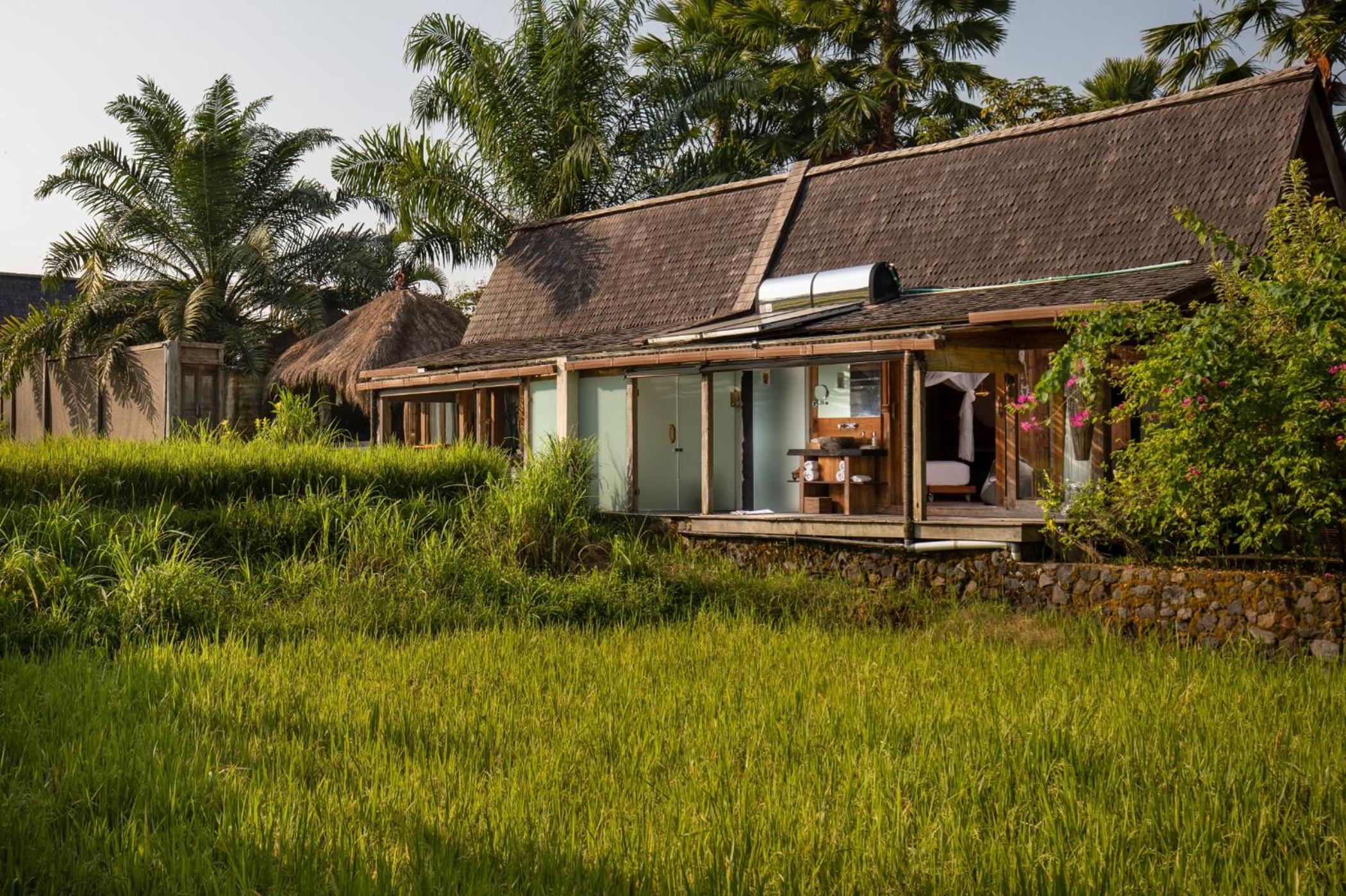 One Bedroom Suite with Rice paddy View & Free Benefit photo 3