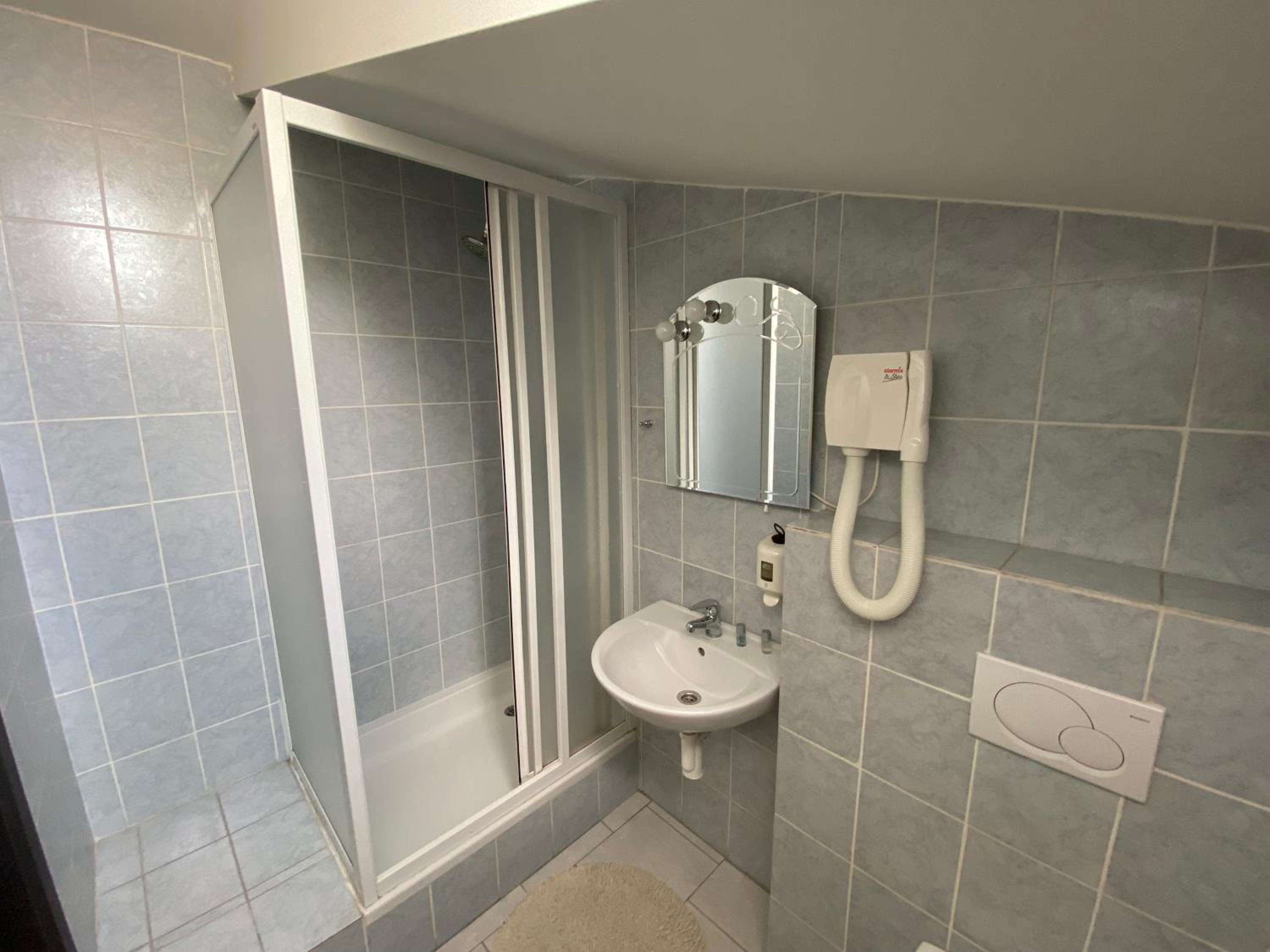 Double Room with Extra Bed photo 3