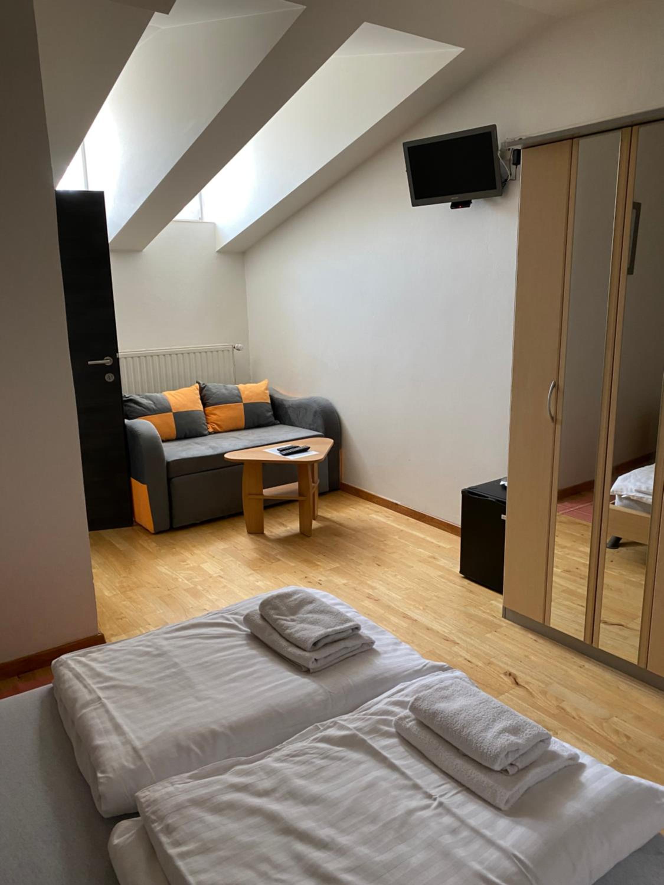 Double Room with Extra Bed photo 1