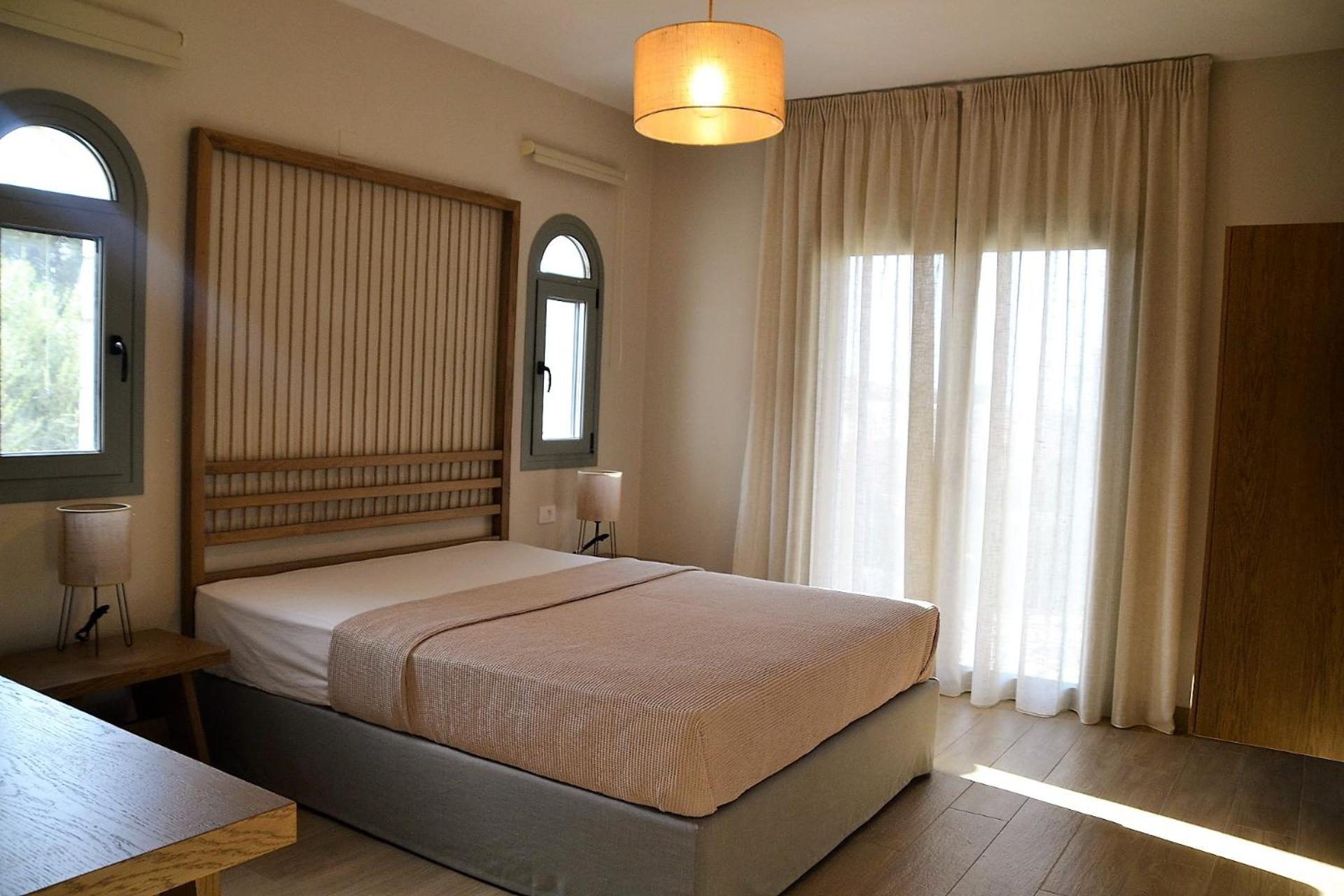 Deluxe Double Room with Balcony - Photo 10